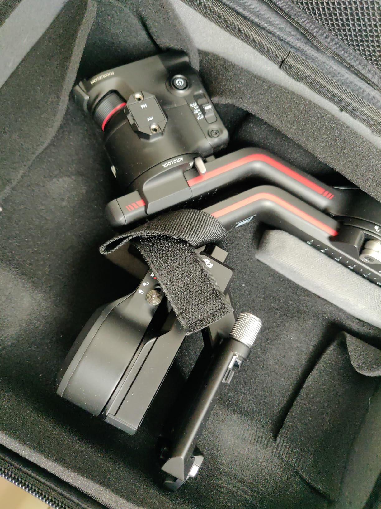 DJI RS 5 Combo, Gimbal Stabilizer for Camera, Canon/Sony/Nikon/Fujifilm | Enhanced Intelligent Tracking, Fine-Tuning Knobs, 2nd-Gen Automated Axis Locks, Quick-Open Tripod, Z-Axis Indicator customer photo 2