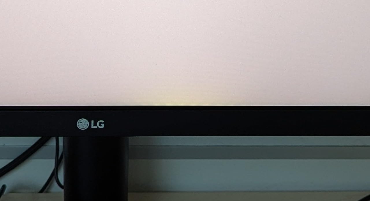 LG 32UR550K-B 32-inch Ultrafine 4K UHD (3840 x 2160) Computer Monitor, HDR10, 60Hz, HDMI, DisplayPort, Tilt/Height/Pivot Adjustable Stand, Black customer photo 2