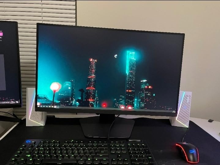 LG 27G610A-B 27-inch Ultragear QHD (2560 x 1440) IPS Gaming Monitor, 200Hz, 1ms, AMD FreeSync Premium, VESA DisplayHDR 400, HDMI, DisplayPort, Tilt/Height/Swivel/Pivot Stand, Black customer photo 2