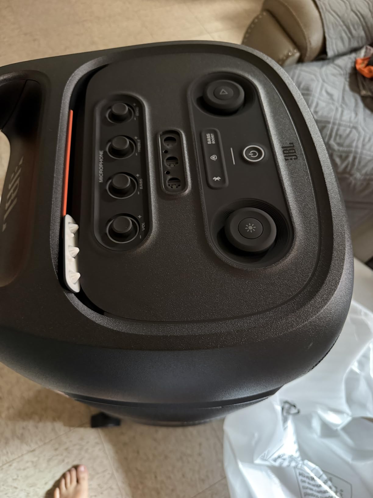 JBL PartyBox 720 - Battery-Powered Party Speaker - Black | Superior JBL Pro Sound, Futuristic lightshow, Up to 15 hours playtime, Ergonomic integrated handle and wider sturdy wheels customer photo 1