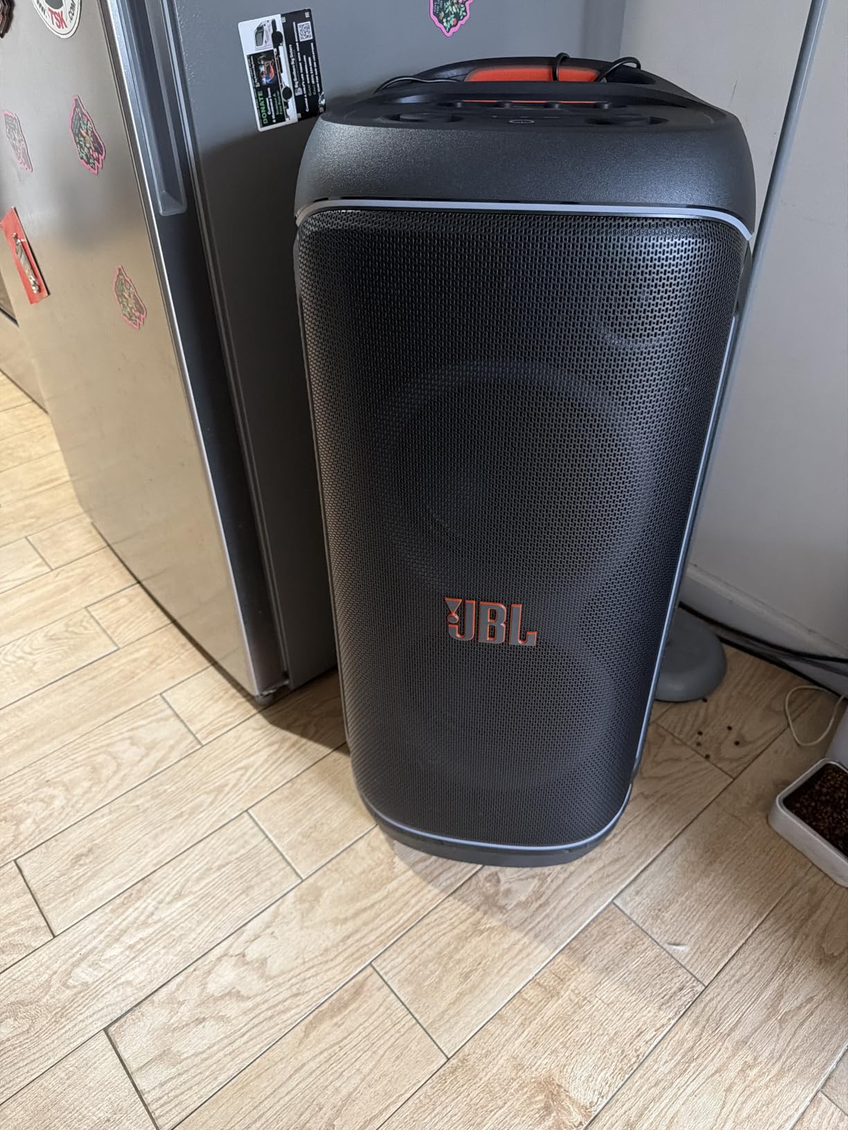 JBL PartyBox 720 - Battery-Powered Party Speaker - Black | Superior JBL Pro Sound, Futuristic lightshow, Up to 15 hours playtime, Ergonomic integrated handle and wider sturdy wheels customer photo 2