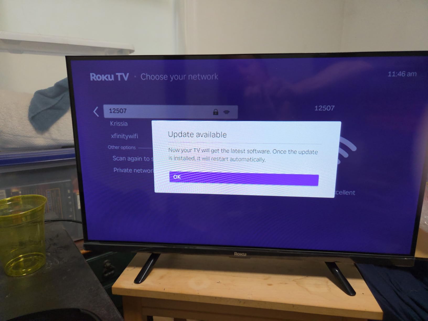 Roku 24-Inch Select Series Smart TV 2026-720p HD TV - RokuTV | Flat Screen LED Television with Voice Remote, Wi-Fi & Bluetooth Headphone Mode - Streaming Live Local News Sports & Movies customer photo 2