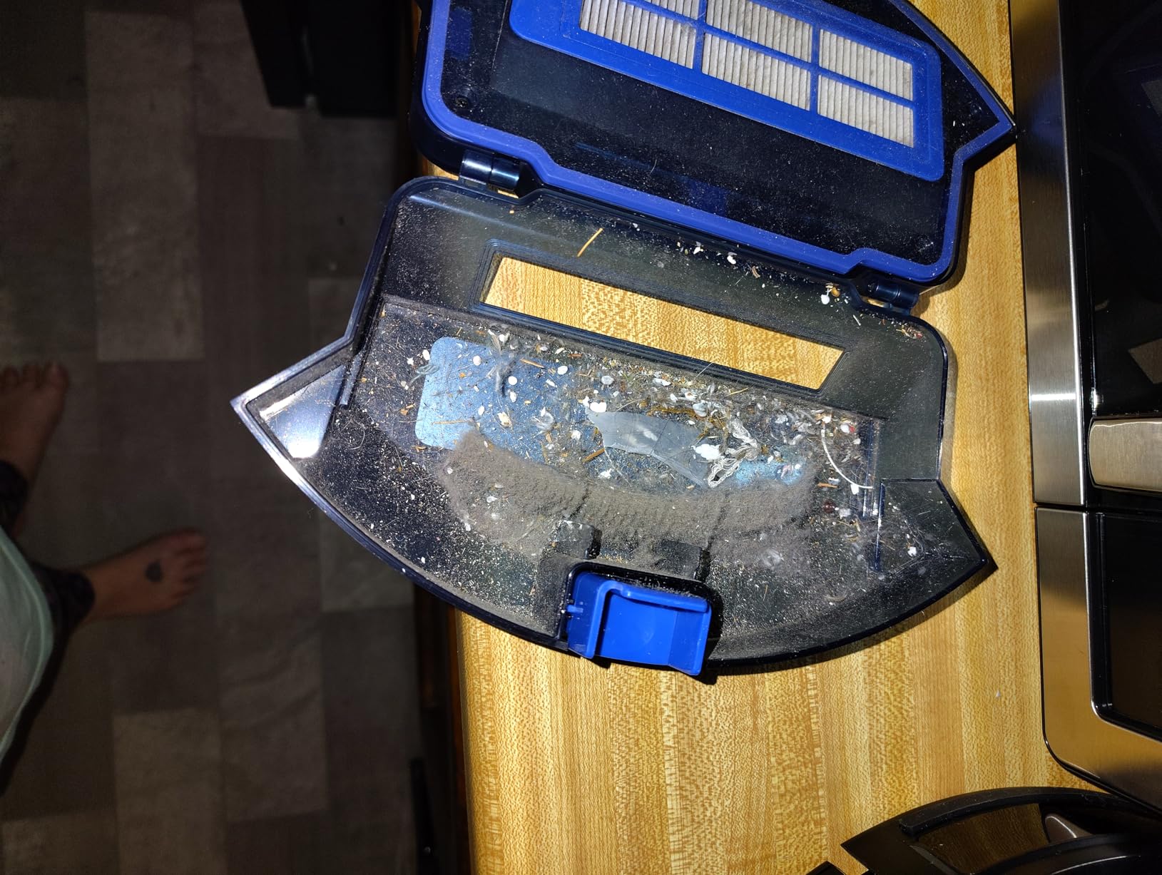 eufy C28 Robot Vacuum Cleaner and Mop Combo customer photo 2