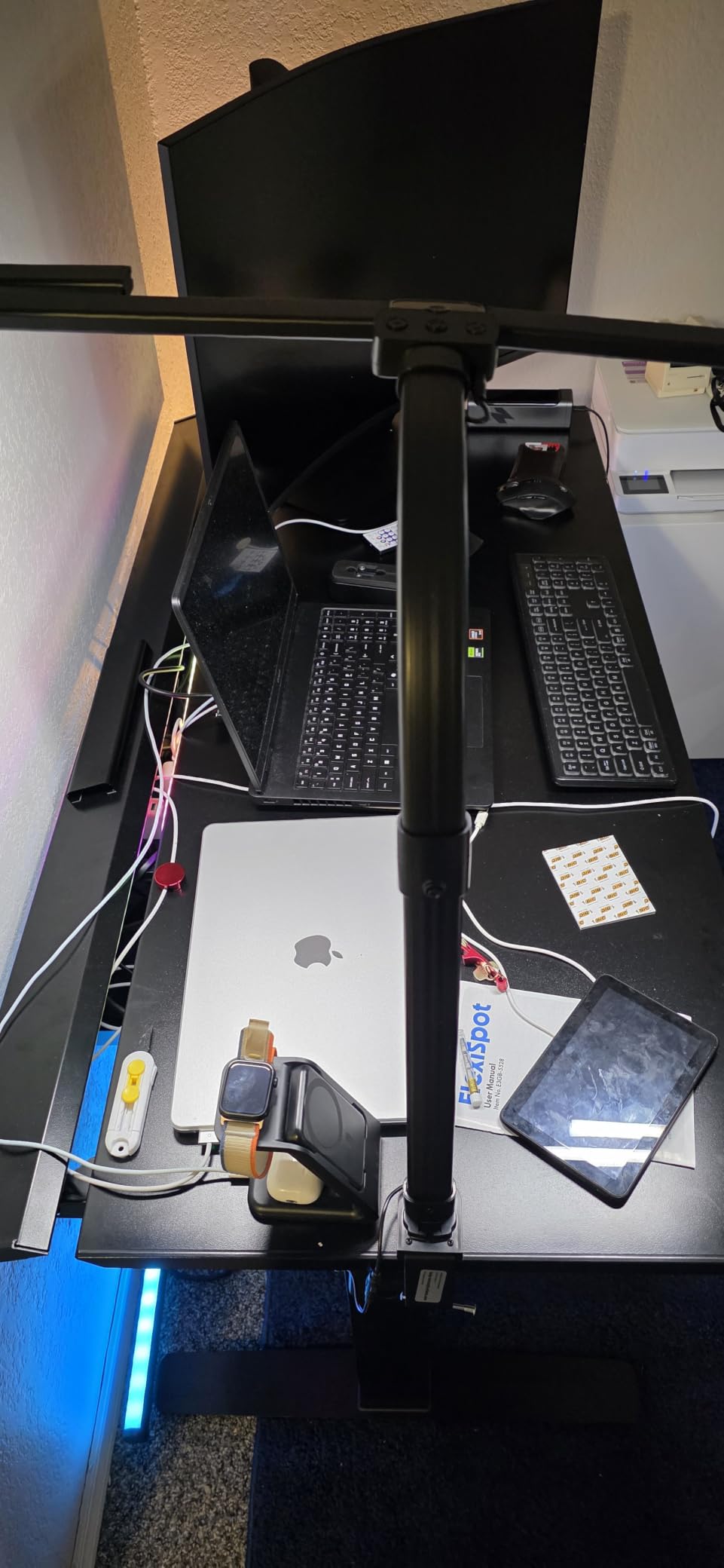 FLEXISPOT 55 RGB Electric Gaming Standing Desk customer photo 1