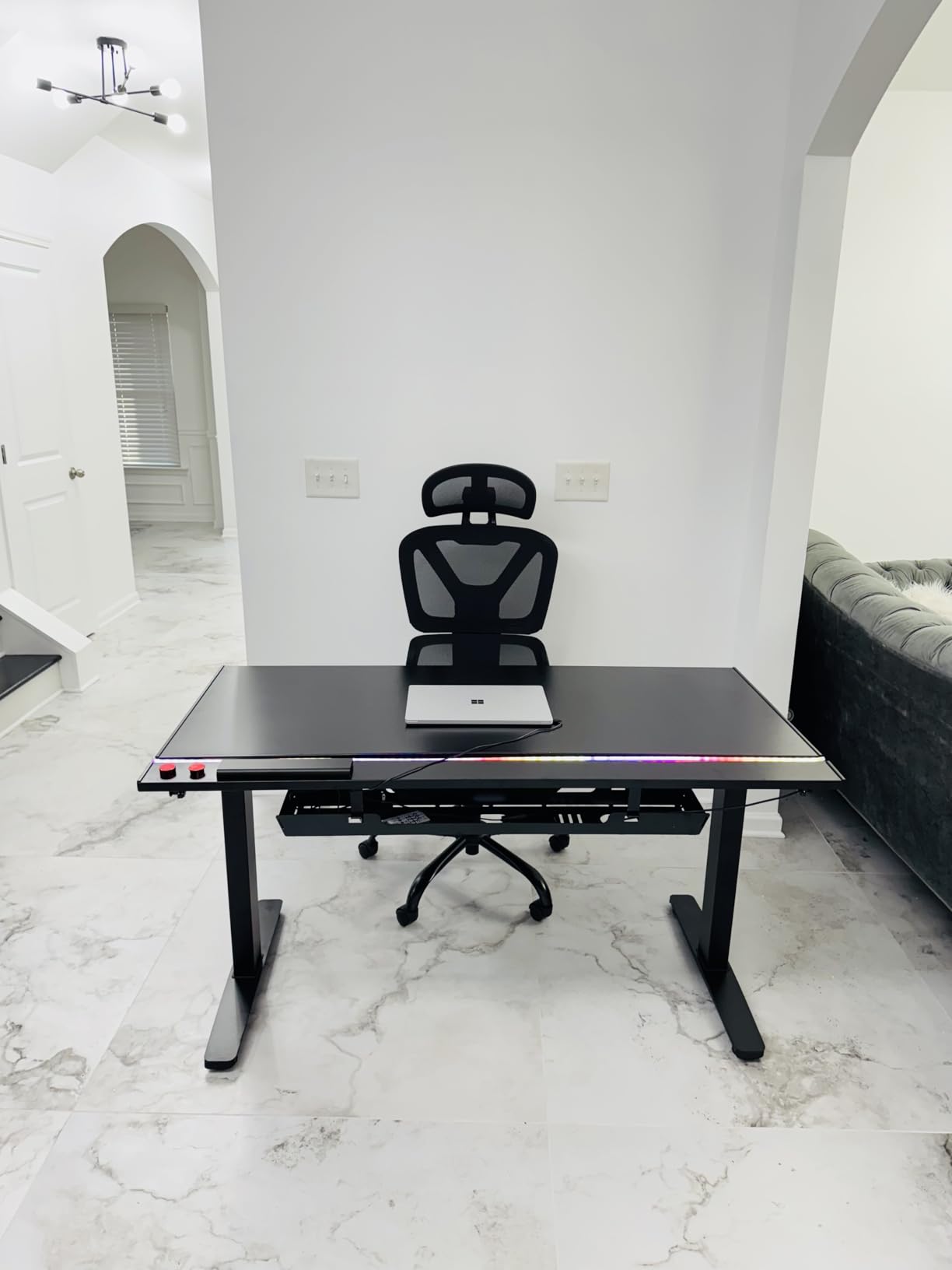 FLEXISPOT 55 RGB Electric Gaming Standing Desk customer photo 2