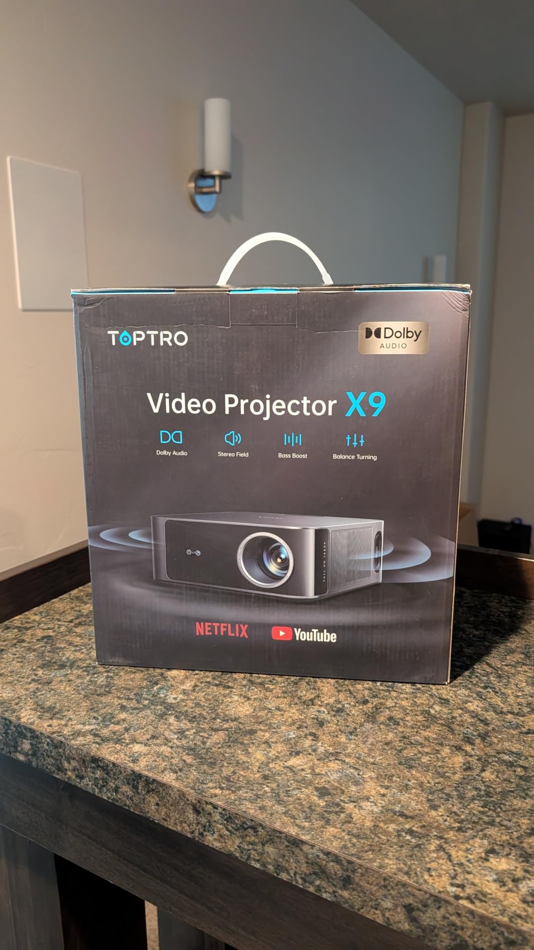 Outdoor-Projector-4K [VIDAA Live TV/40W Dolby/920 ISO] with WiFi6 and Bluetooth Compatible with Netflix, Smart Projector, AI Voice Control & Auto Focus, HDR10, Movie Proyector for Ceiling Home Theater customer photo 2