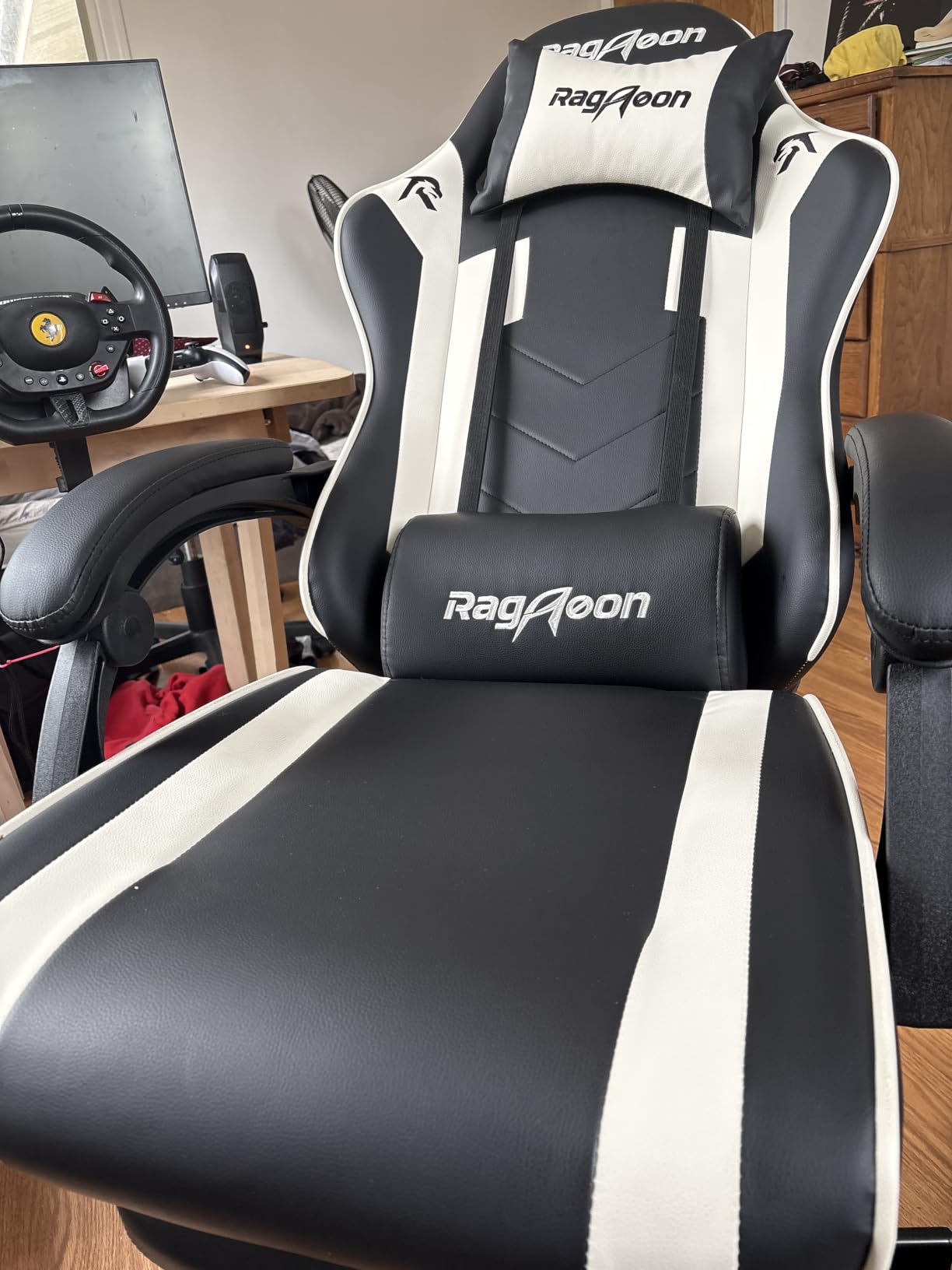Gaming Chair for Adults Gamer Game Ergonomic PC Chair, 7-Point Support, Pocket Springs & Foam, 51cm Wide Seat, Sync Armrests, 90°-135° Backrest, PU Leather, Black and White, 400lbs Load customer photo 1