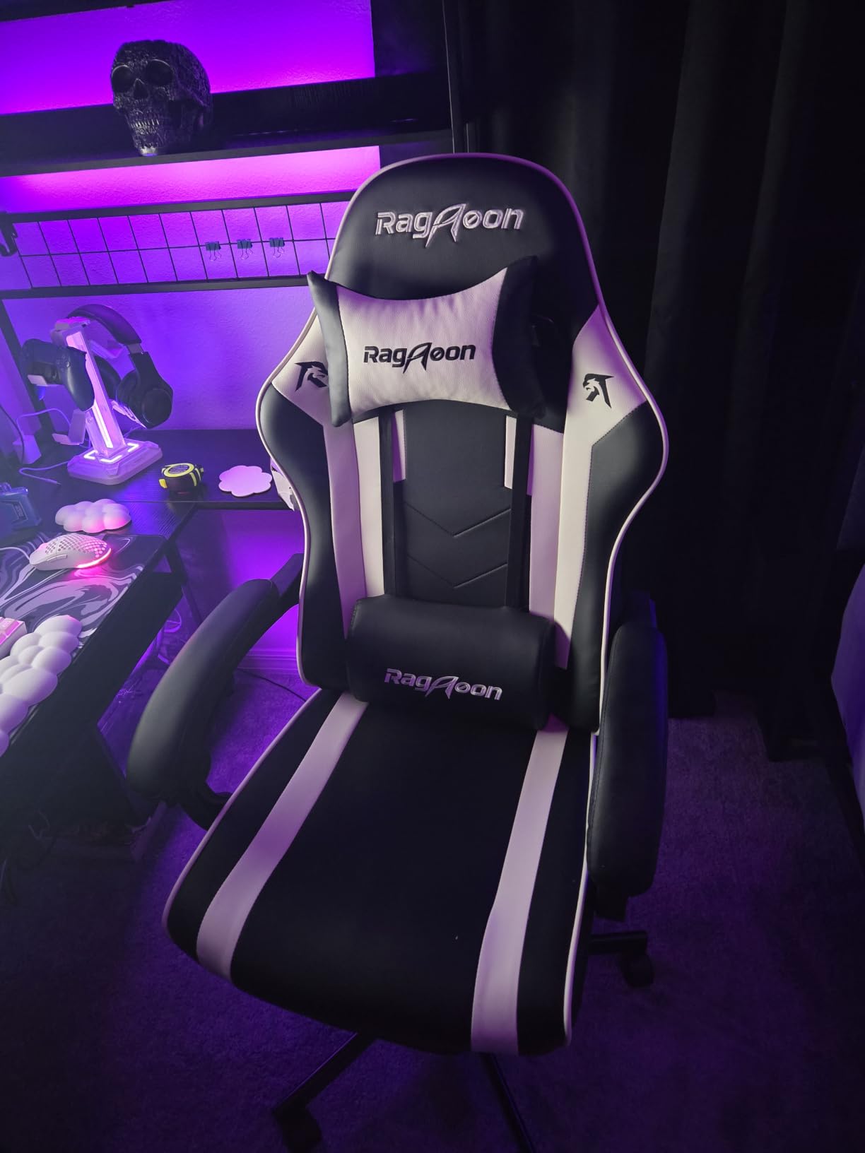 Gaming Chair for Adults Gamer Game Ergonomic PC Chair, 7-Point Support, Pocket Springs & Foam, 51cm Wide Seat, Sync Armrests, 90°-135° Backrest, PU Leather, Black and White, 400lbs Load customer photo 2