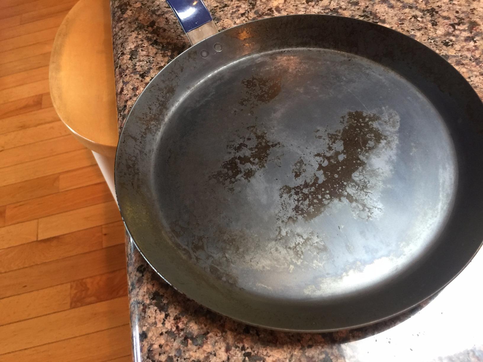 de Buyer Blue Carbon Steel Crepe & Tortilla Pan - 9.5” Diameter, 7.75” Cooking Surface - Ideal for Making & Reheating Crepes, Tortillas & Pancakes - Naturally Non-Stick Finish - Made in France customer photo 2
