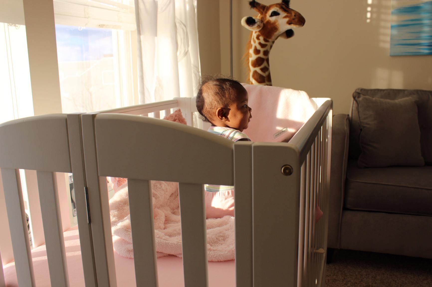 Dream On Me 2-in-1 Portable Mini Crib, Non-Full Size Baby Crib for Small Spaces, 2 Mattress Heights, Compact Travel Design, Includes Mattress, GREENGUARD Gold & BSA Certified, Natural customer photo 2