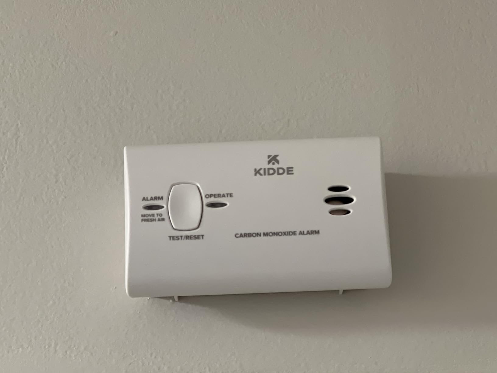 Kidde Carbon Monoxide Detector, Battery Powered CO Alarm with LEDs, Test-Reset Button, Low Battery Indicator, Portable customer photo 2