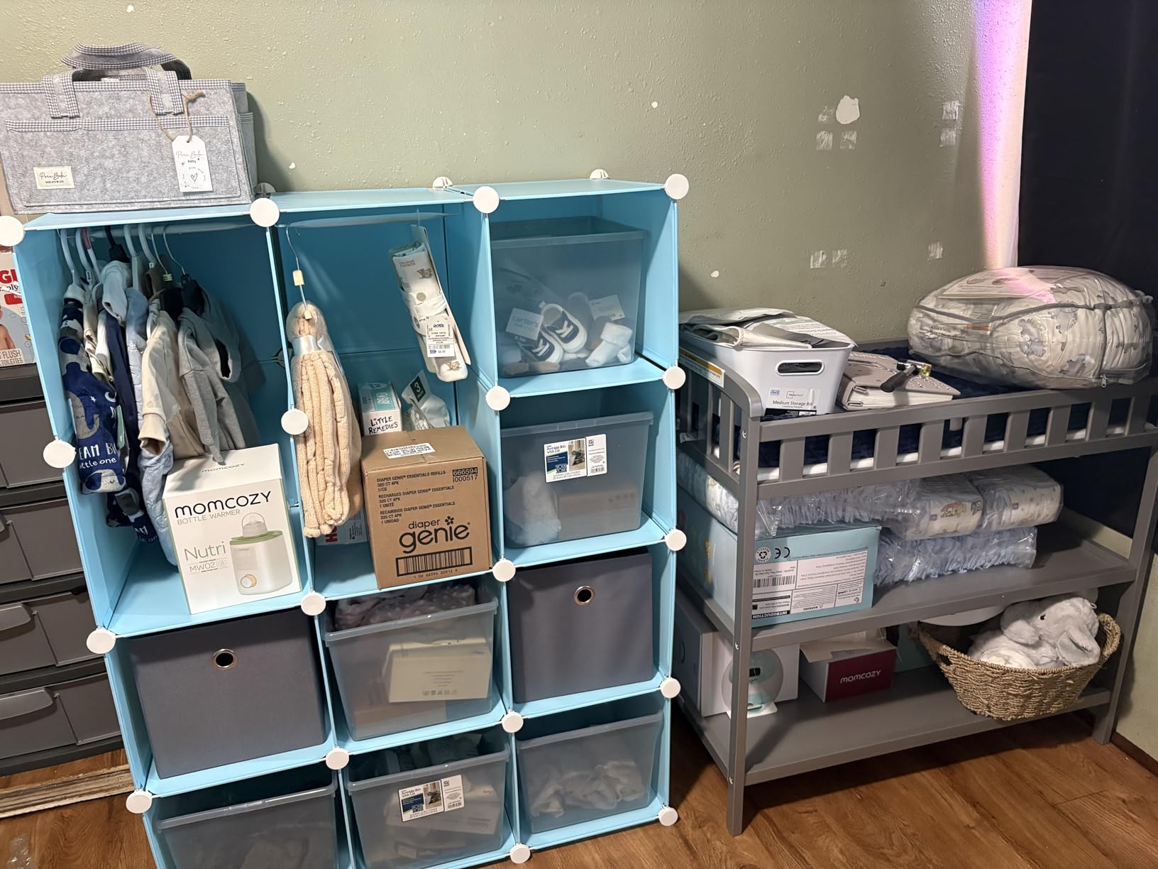 Dream On Me Emily Changing Table, Compact and Portable Solid New Zealand Pinewood, Safety Rails, Two Storage Shelves, Includes Water-Resistant 1
