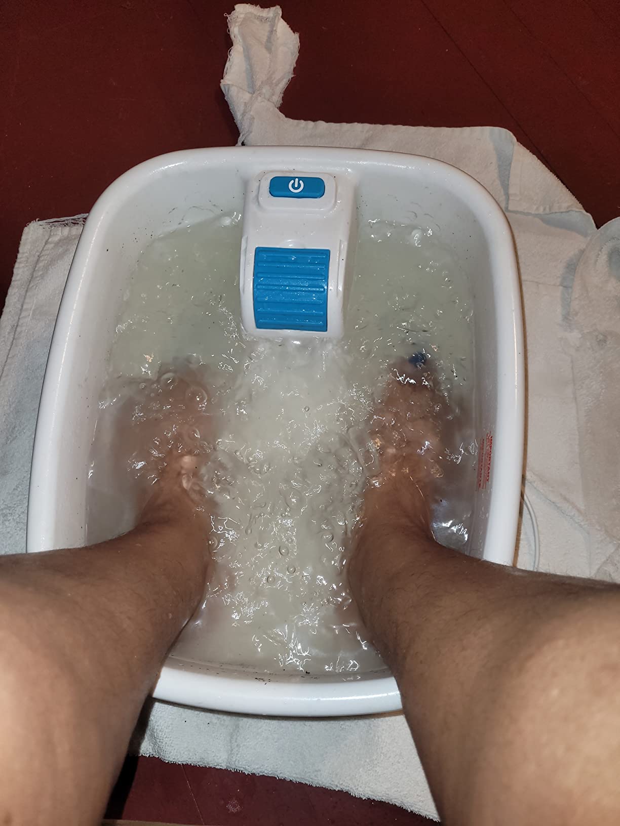 HoMedics Bubble Bliss Deluxe Foot Spa with Heat Massaging Arch, 3 Acupressure Attachments, Splash Guard, Raised Nodes Creates Bubbles, Improves Circulation, Soothe Tired Muscles customer photo 1
