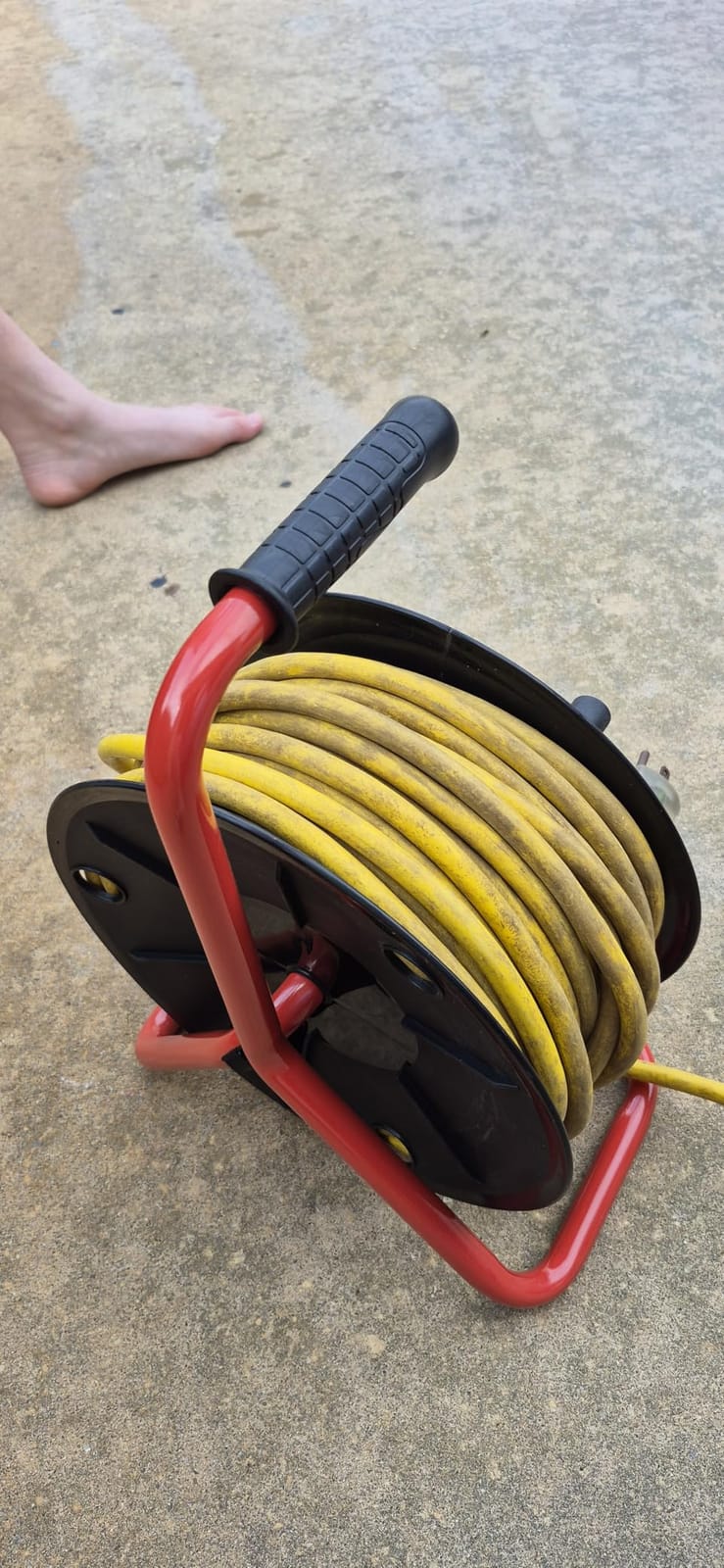 Audio2000'S ADC2716 Cable Reel, Capacity: 330ft of 6mm cable customer photo 2
