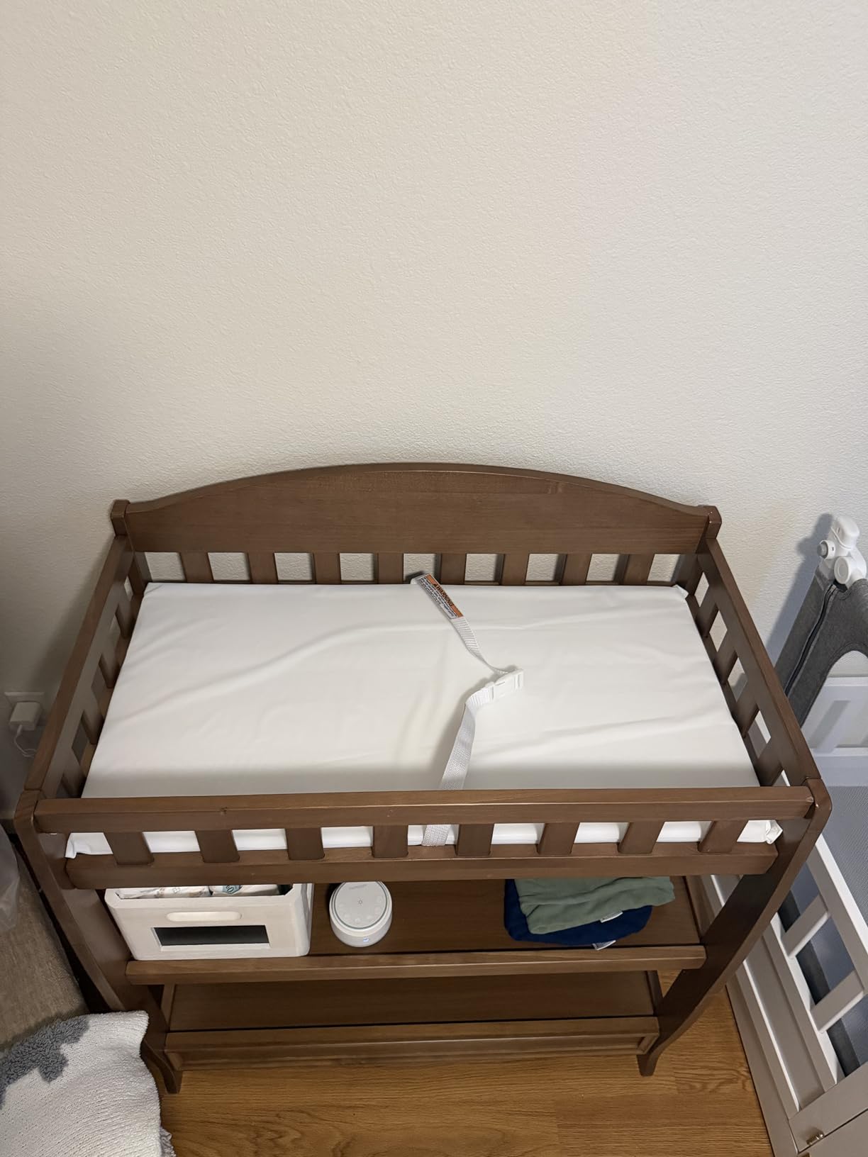 Delta Children Infant Changing Table with Pad, White customer photo 1