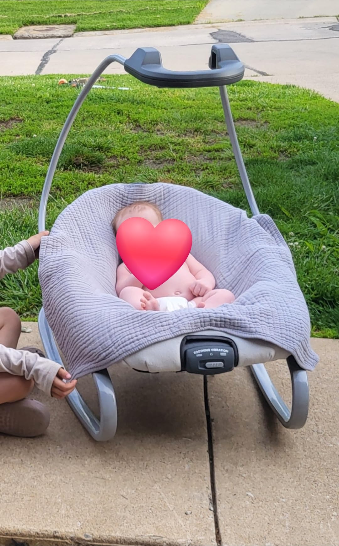 Graco DuetSoothe 2-in-1 Portable Baby Swing & Rocker, Sapphire customer photo 1