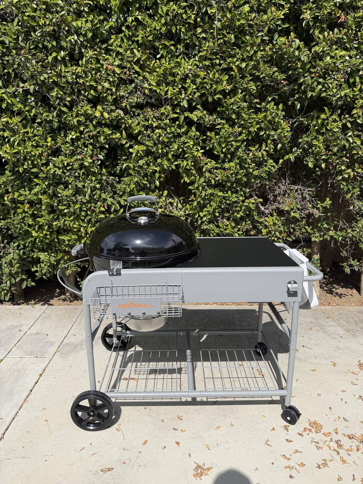 Weber® Original Kettle Premium Charcoal Grill, 22-Inch, Black customer photo 2