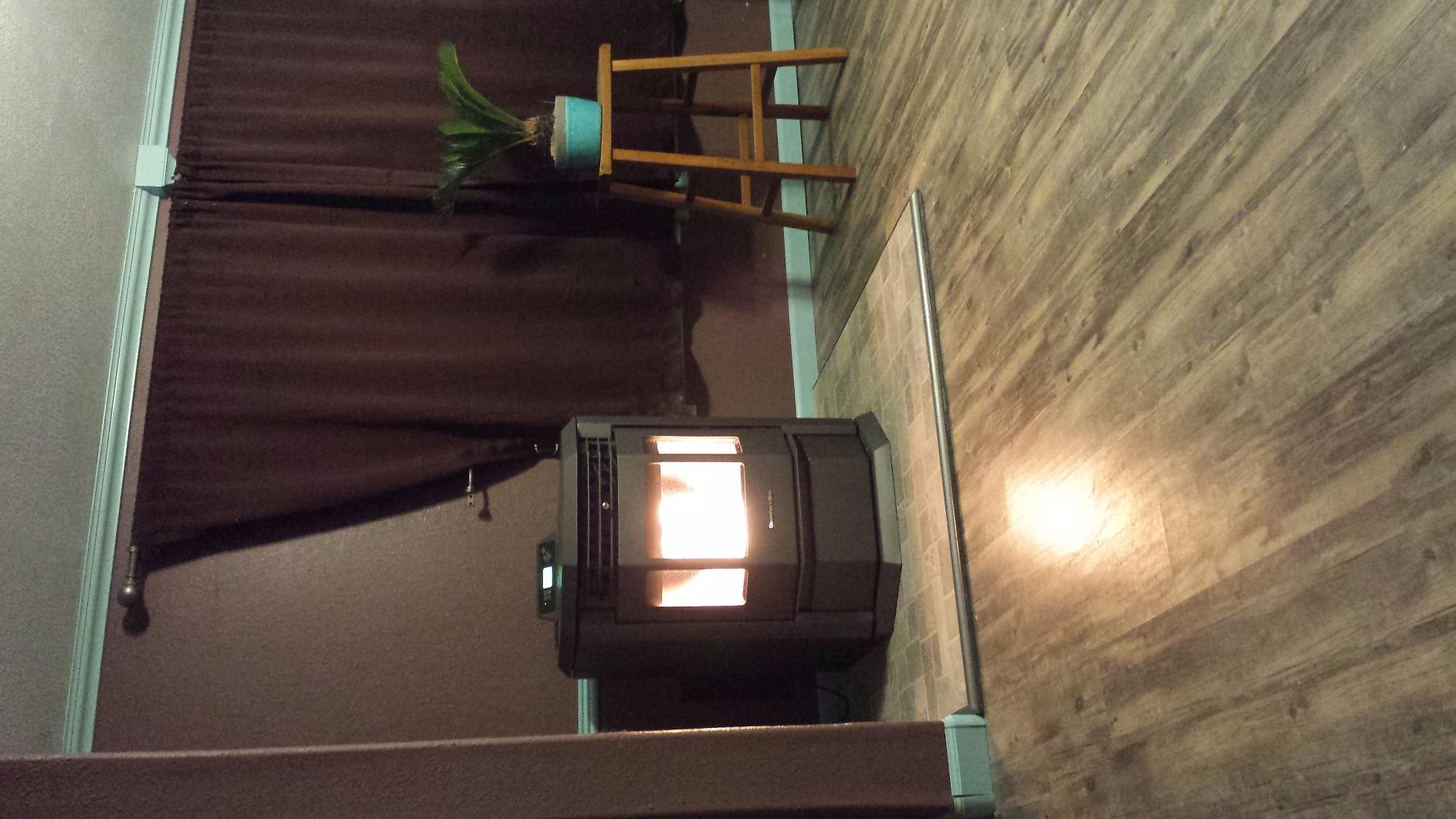 ComfortBilt HP22 Pellet Stove, 2,800 sq. ft., 55 lb. Hopper, Black customer photo 2