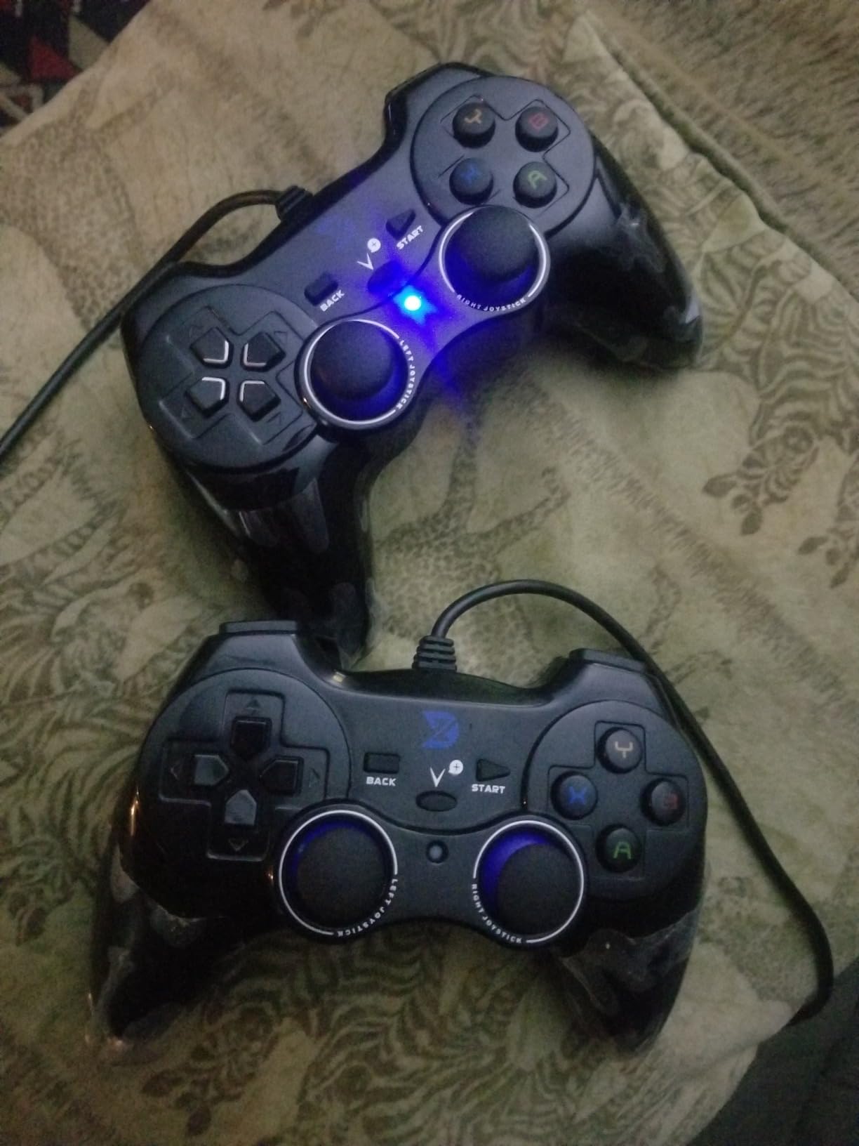 ZD-V+ USB Wired Gaming Controller Gamepad For PC/Laptop Computer(Windows XP/7/8/10/11) & PS3 & Android & Steam - [Black] customer photo 1
