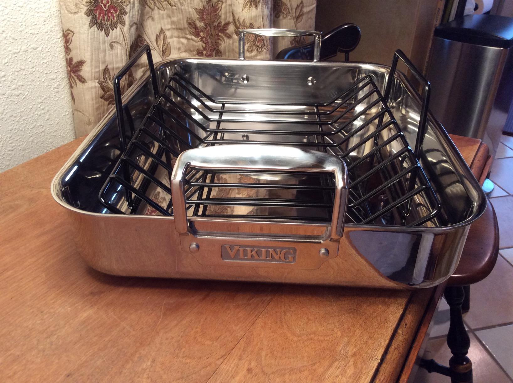 Viking 3-Ply Stainless Steel Roasting Pan with Non Stick Rack, 16 x 13 Inch Kitchen Cookware, Great for Turkey, Dishwasher and Oven Safe, Induction Ready, Silver customer photo 1