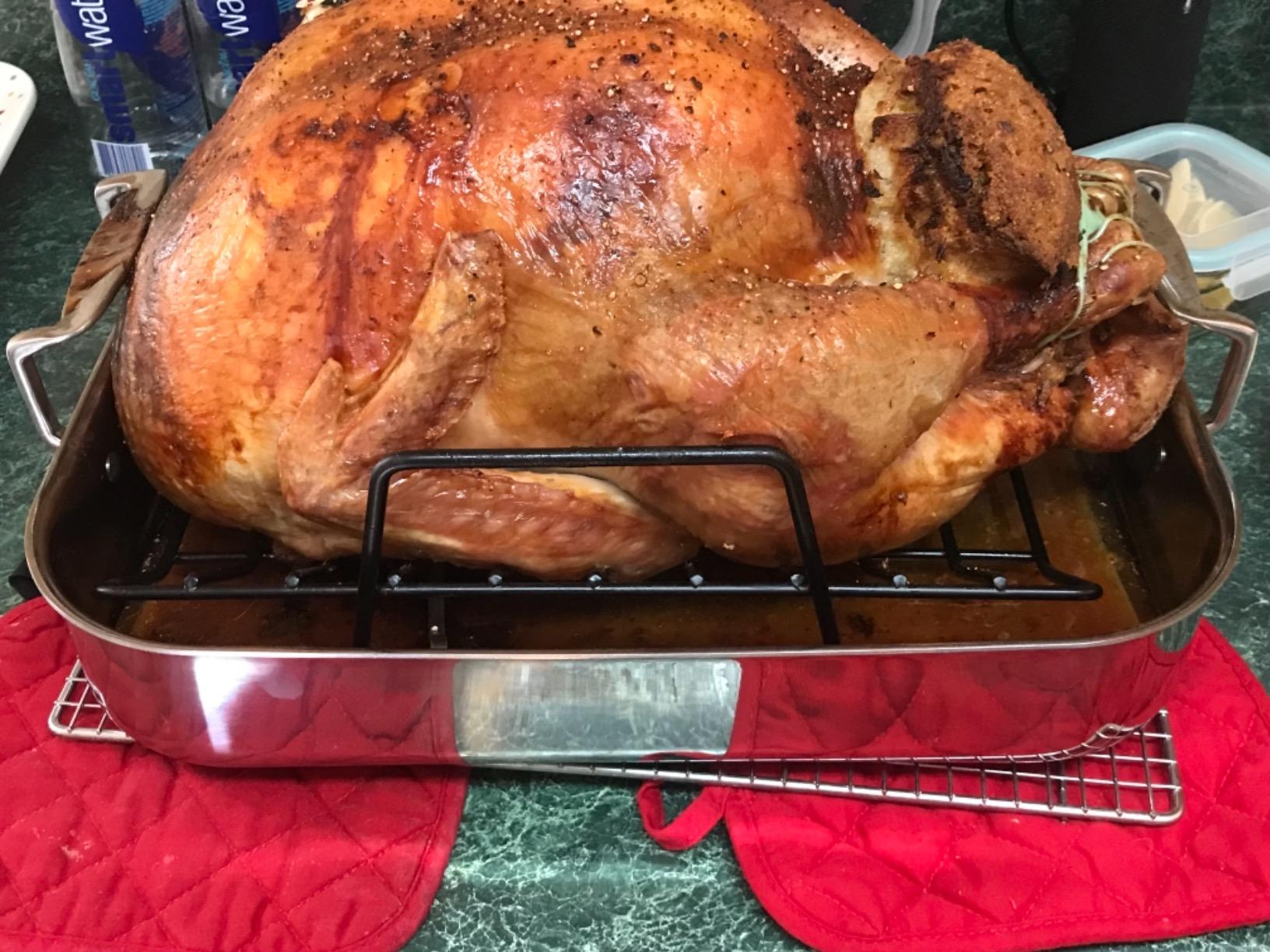Viking 3-Ply Stainless Steel Roasting Pan with Non Stick Rack, 16 x 13 Inch Kitchen Cookware, Great for Turkey, Dishwasher and Oven Safe, Induction Ready, Silver customer photo 2