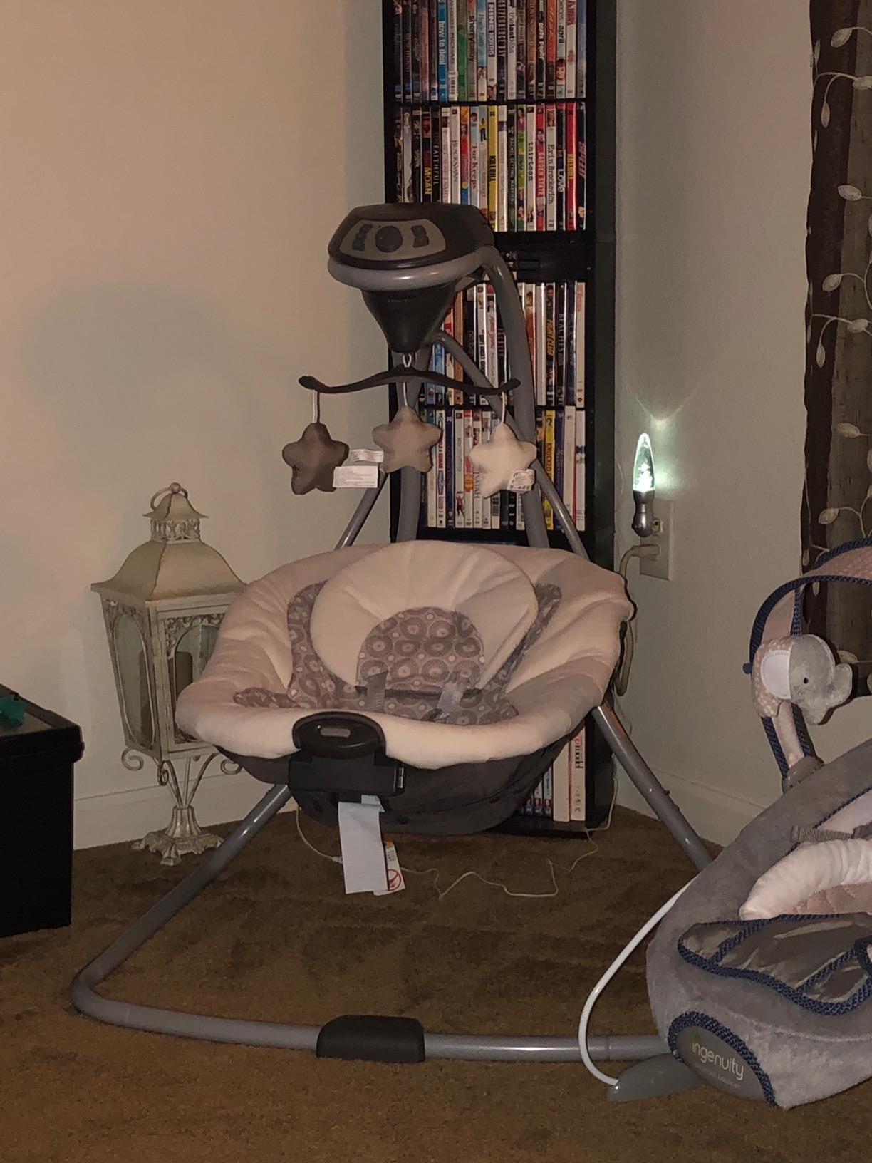 Graco Simple Sway Portable Baby Swing, Abbington customer photo 2