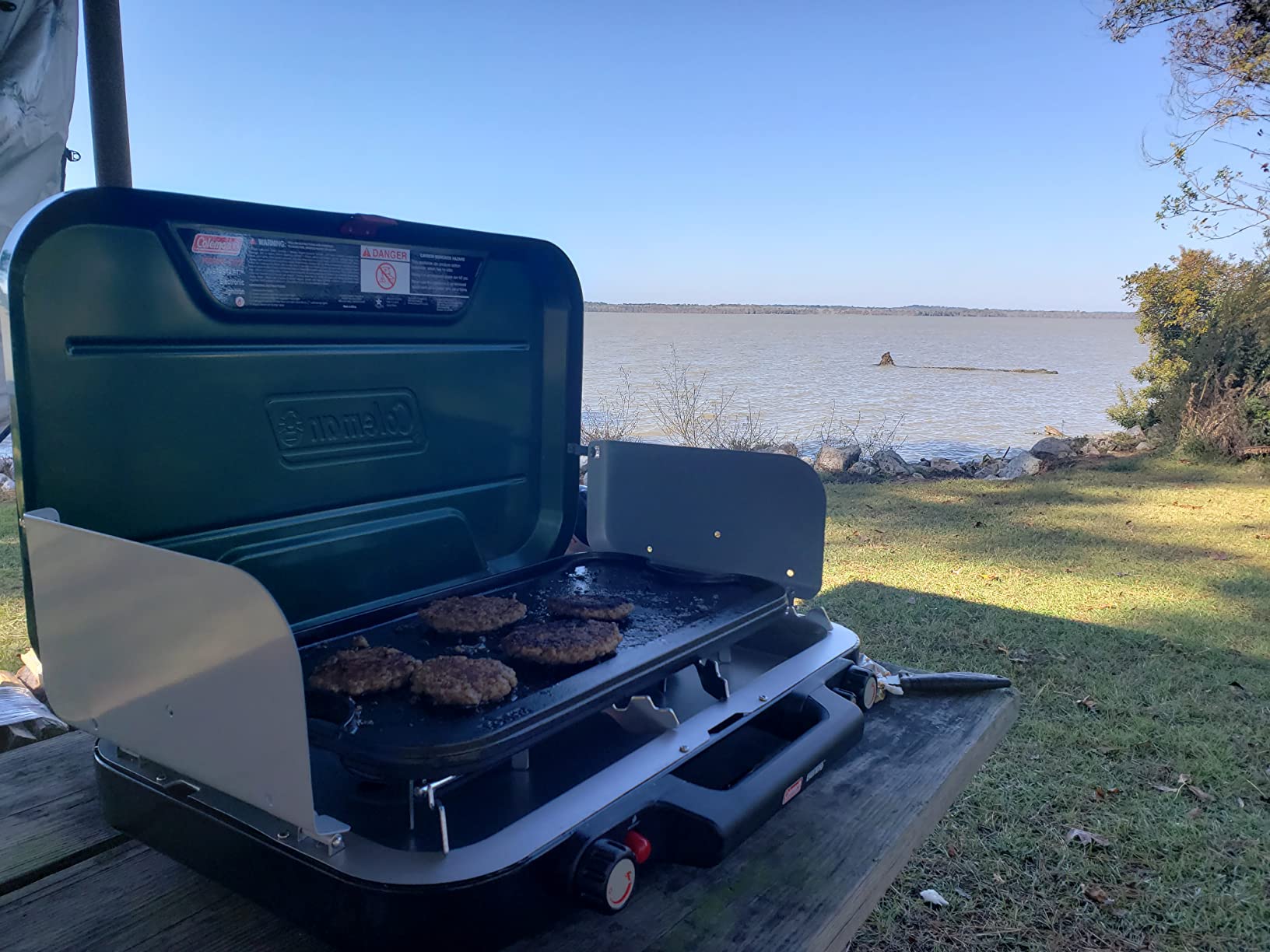 Coleman Classic 3-Burner Propane Camping Stove with InstaStart Ignition, Portable Cooktop with 3 Adjustable Burners & 28,000 BTUs of Power for Camping, Tailgating, Grilling, Hunting & More customer photo 1
