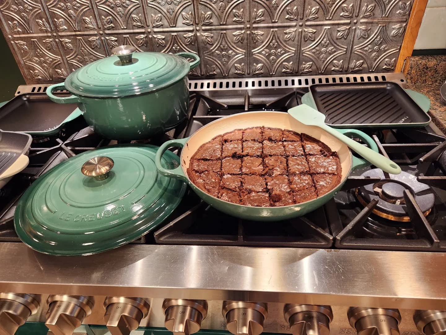 Le Creuset Enameled Cast Iron Round Dutch Oven, 7.25 qt., Cerise customer photo 2