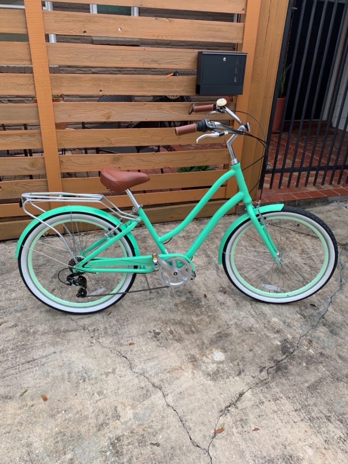 sixthreezero EVRYjourney Women's Beach Cruiser Bike, Step-Through Touring Hybrid Bicycle customer photo 1