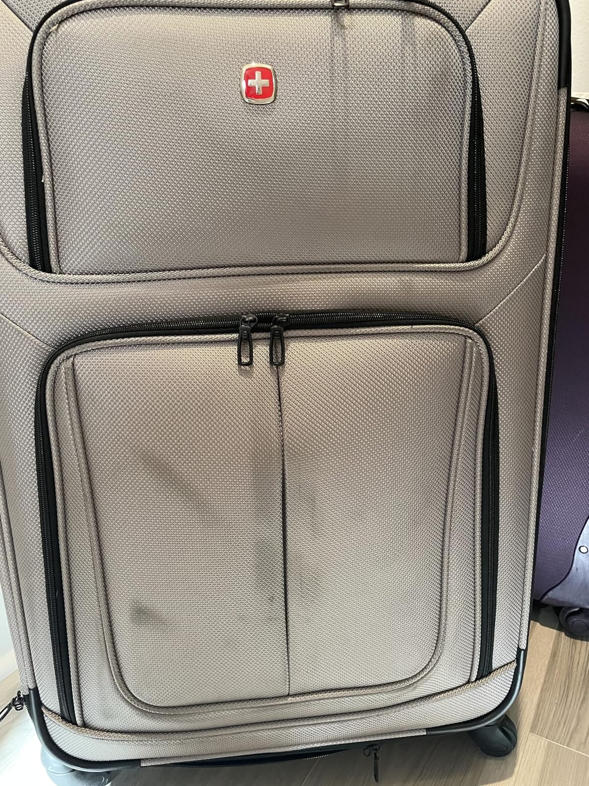 SwissGear Sion Softside Expandable Spinner Luggage Durable Lightweight Travel Suitcase, Dark Grey, Checked-Large customer photo 1