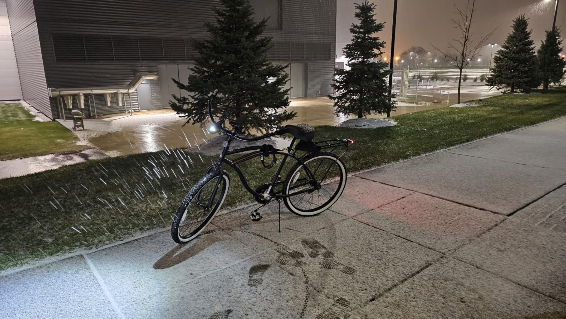 sixthreezero Around The Block Men's Beach Cruiser Bike, Hybrid Bicycle with Rear Rack customer photo 2