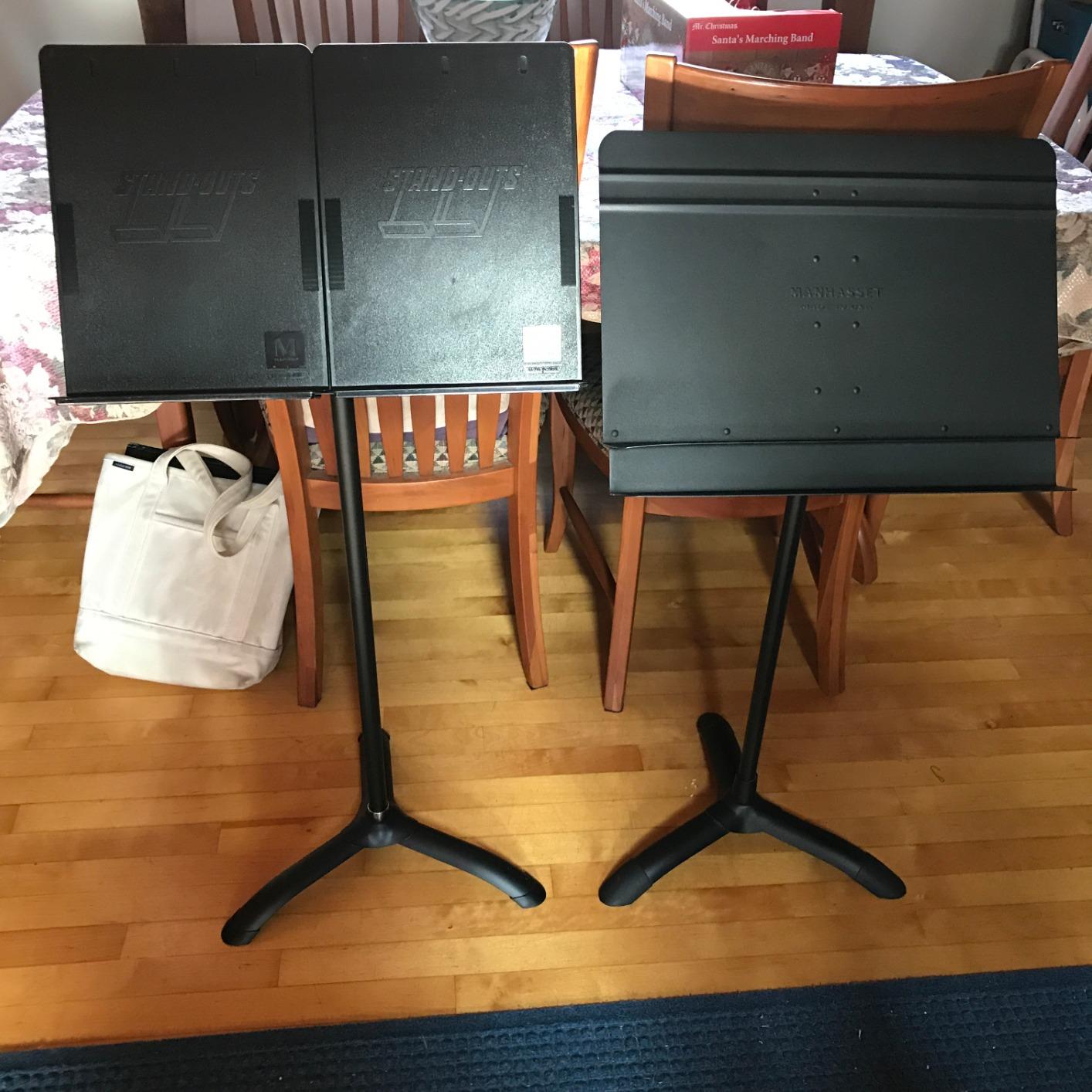 Amazon Basics Portable Height Adjustable Sheet Music Stand, Sturdy Metal, Black customer photo 2