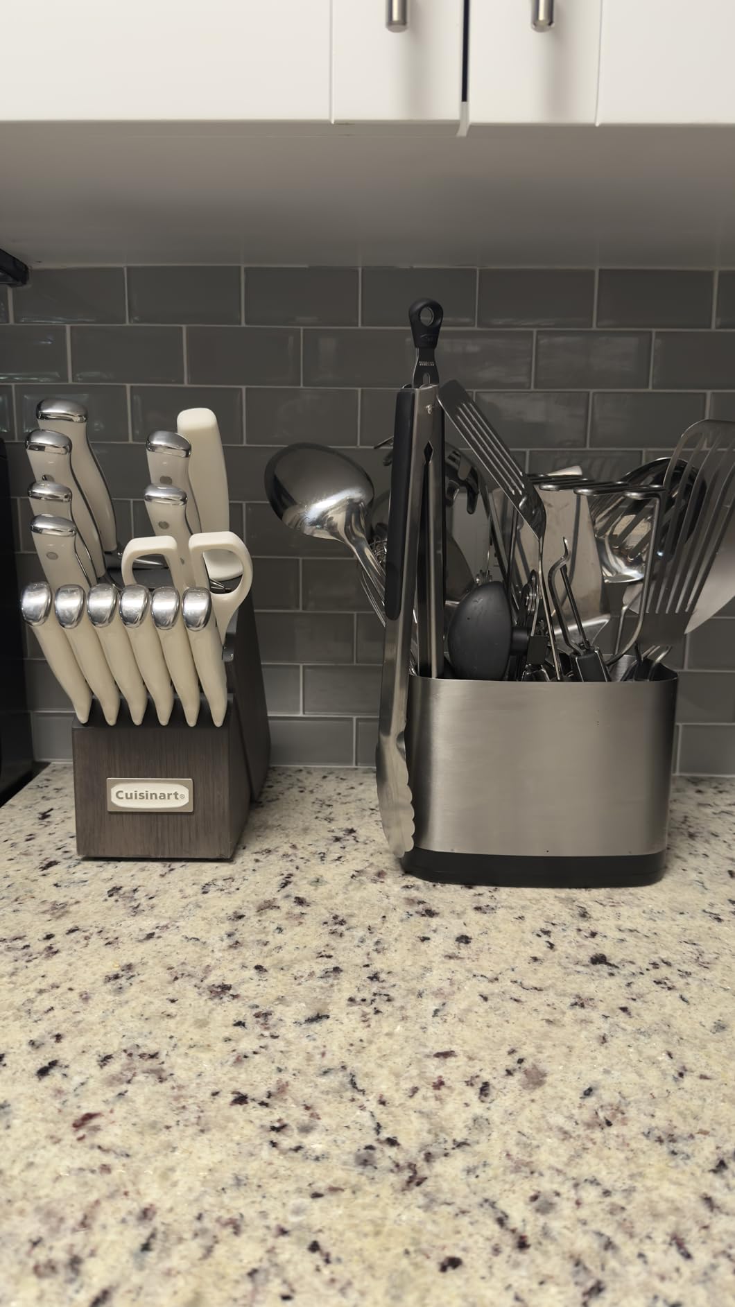 Cuisinart 15-Piece Knife Set with Block, High Carbon Stainless Steel, Forged Triple Rivet, White, C77WTR-15P customer photo 2