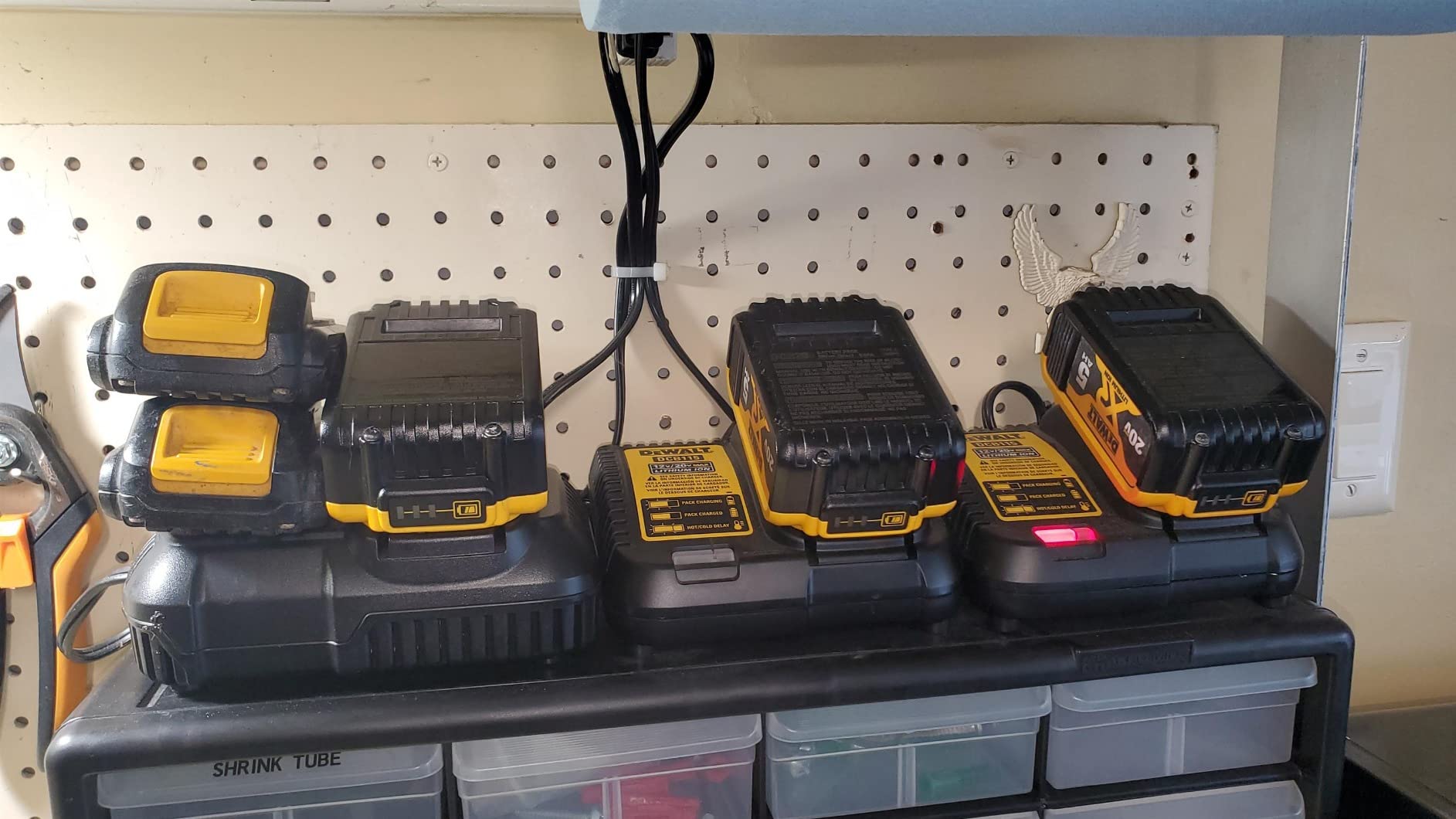 Dewalt Trimmer Hedge Bare 20V DCHT820B customer photo 1