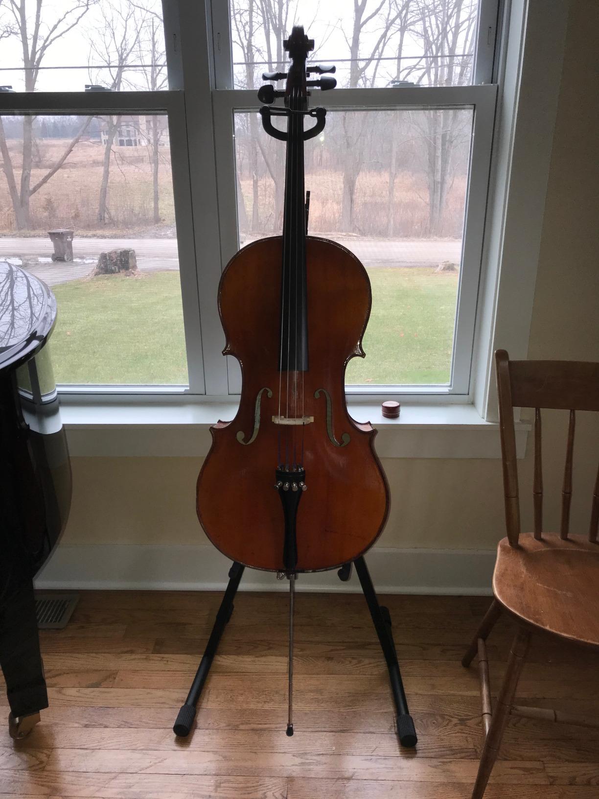 PAITITI Adjustable Foldable Stand for Cello with Hook for Bow - Black customer photo 1