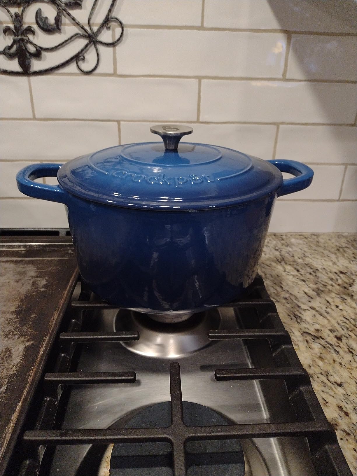Crock-Pot Artisan 7-Quart Round Enameled Cast Iron Dutch Oven – Slate Gray, Heavy-Duty Cookware for Slow Cooking, Baking, Roasting with Lid customer photo 1