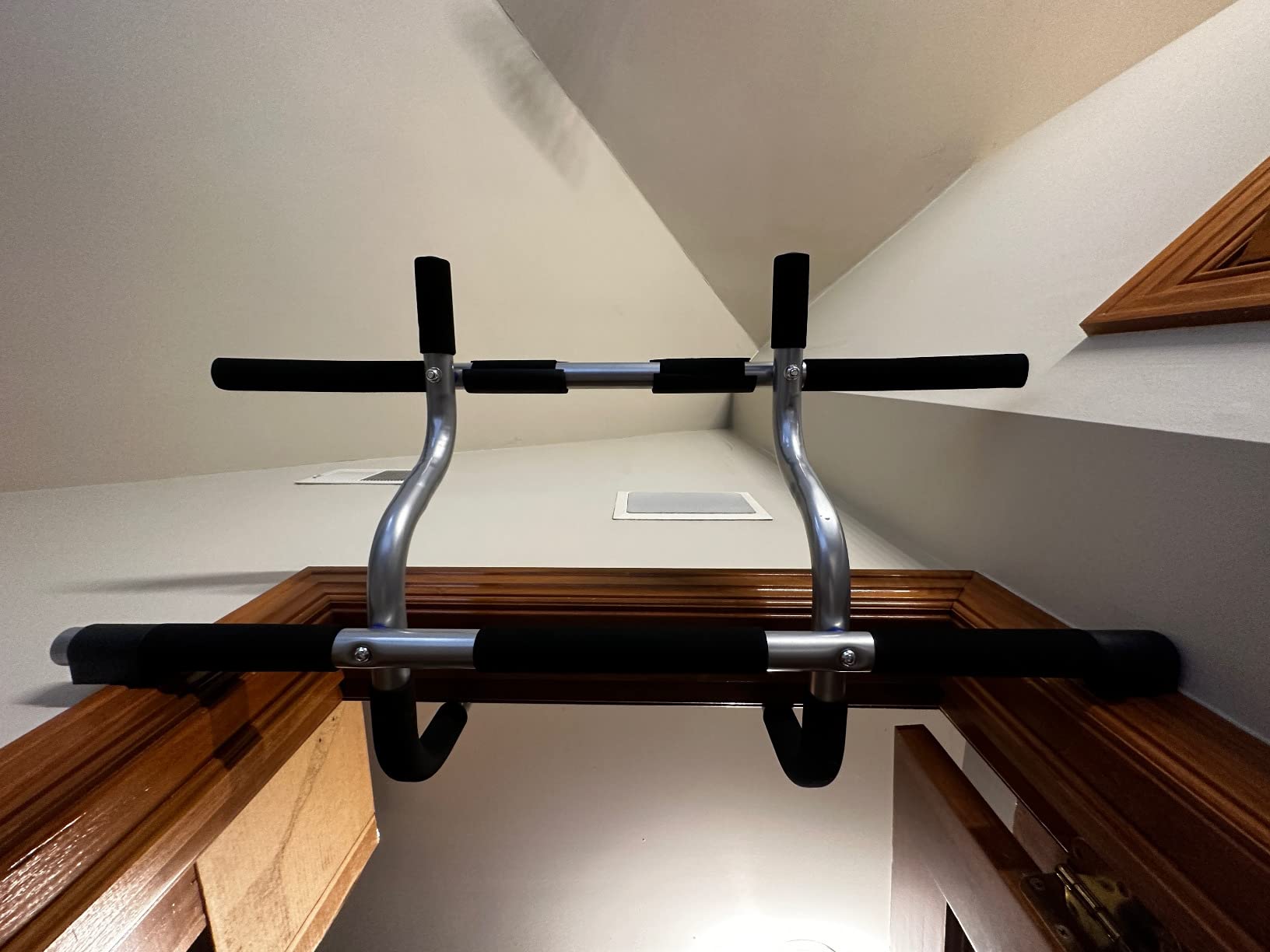 Ultimate Body Press XL Doorway Pull Up bar with Elevated bar & Adjustable Width customer photo 2