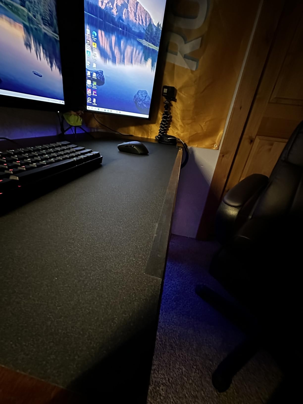 Amazon Basics Large Extended Computer Rectangular Mouse Pad, 16.7 x 35.7 inch, Black customer photo 2
