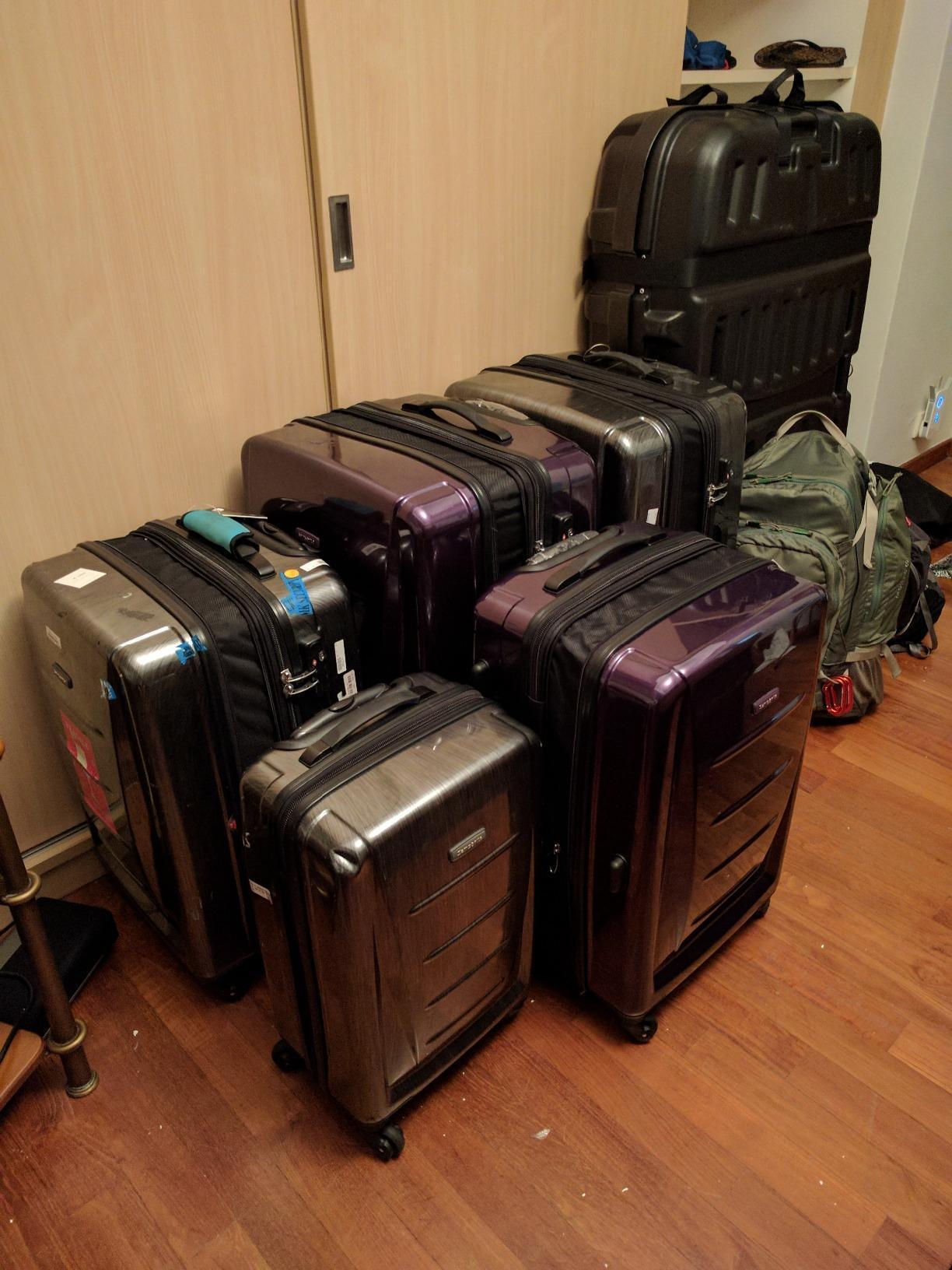 Samsonite Winfield 2 Hardside Expandable Luggage with Spinner Wheels, Navy, Checked-Large 28-Inch customer photo 1