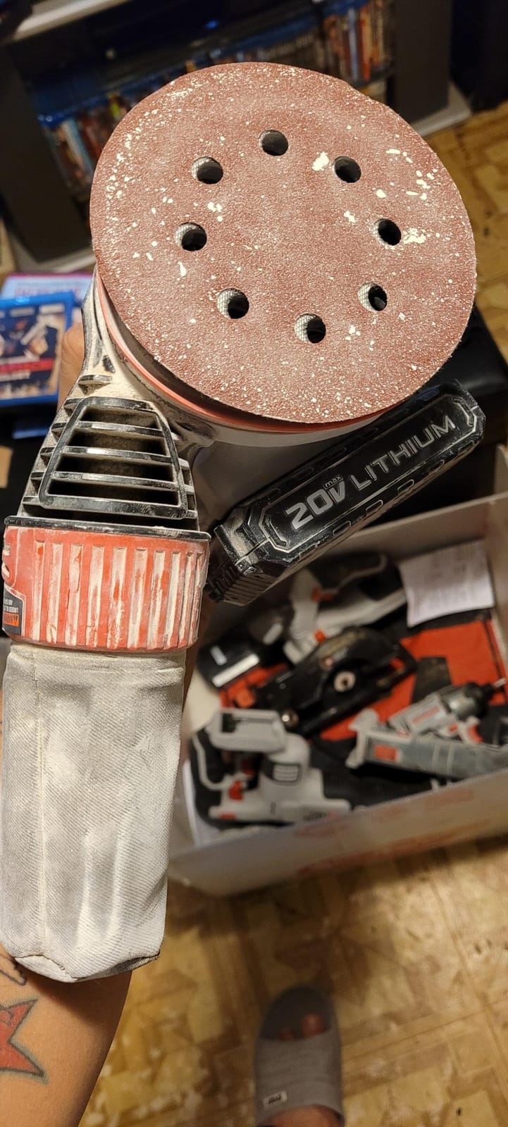 PORTER-CABLE 20V MAX* Random Orbital Sander, Cordless, 5-Inch, Tool Only (PCCW205B) customer photo 2