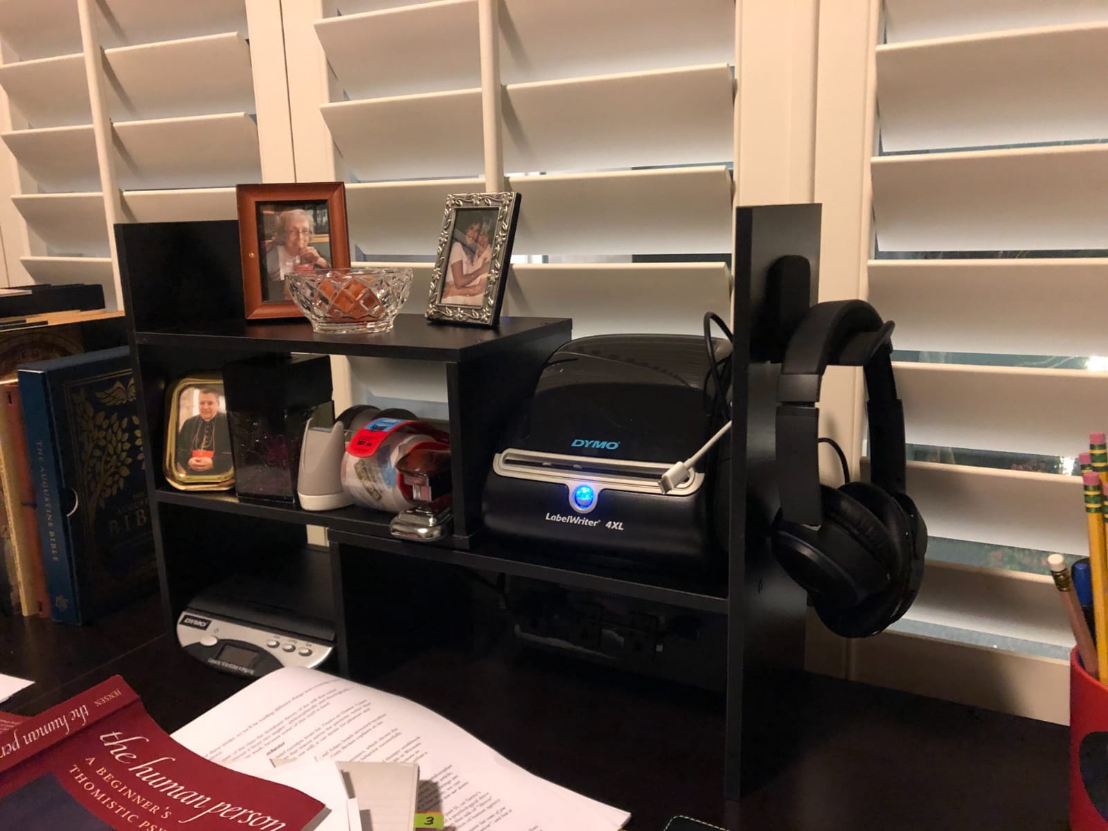 Avantree Neetto HS907 - Universal Headphone Hanger for Wall or Desk customer photo 1