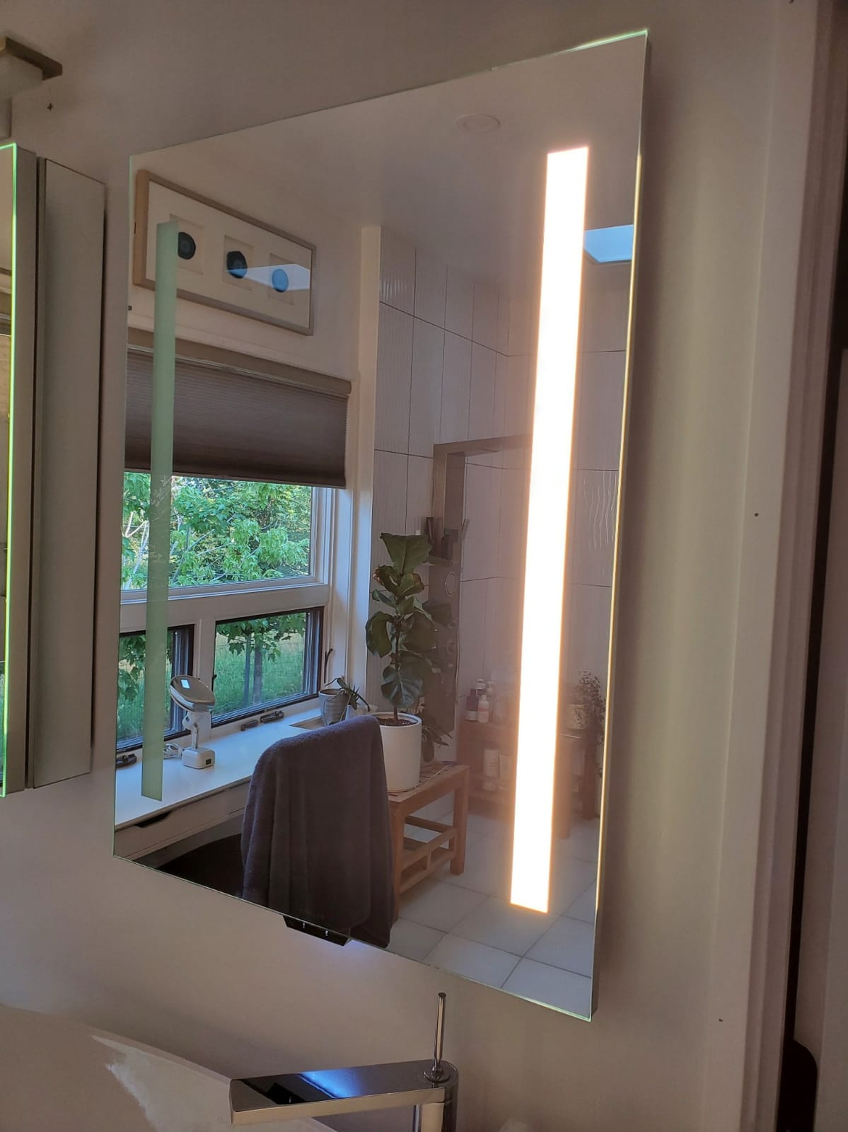 Kohler Verdera 34 in. x 33 in. Verdera Voice with Amazon Alexa Lighted Mirror customer photo 2
