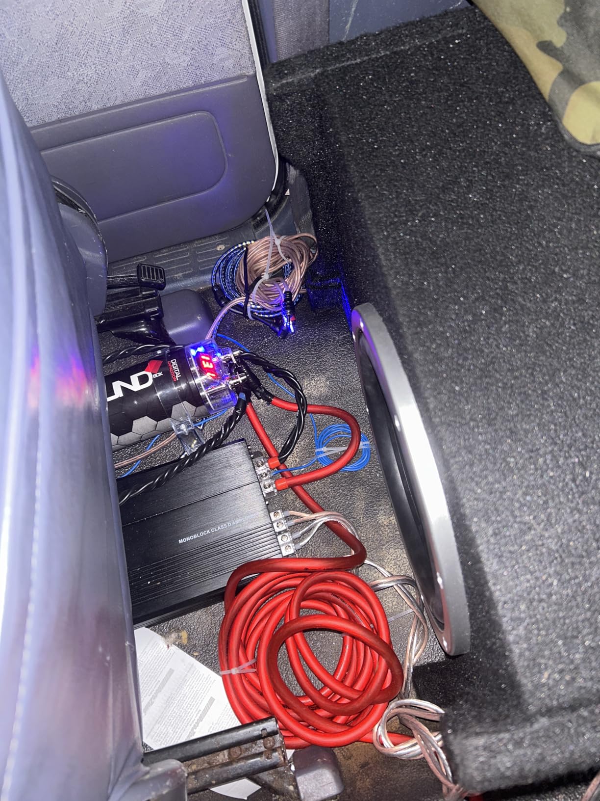 SoundBox SCAP2D, 2.5 Farad Digital Capacitor for Car Audio - 2500 Watts customer photo 1