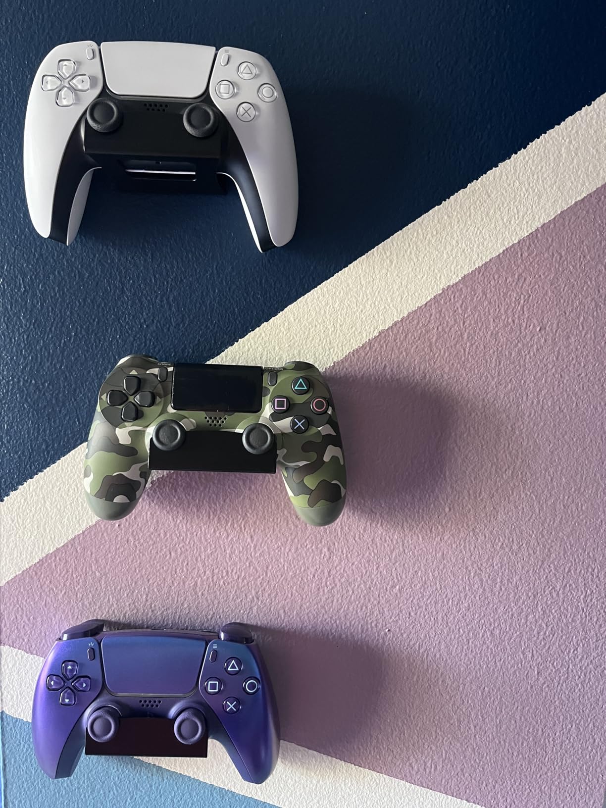 Monzlteck New Wall Mount for PS4 Controller,Compatible with PS5 Controller,Screw-Free Application（1 Piece） customer photo 2