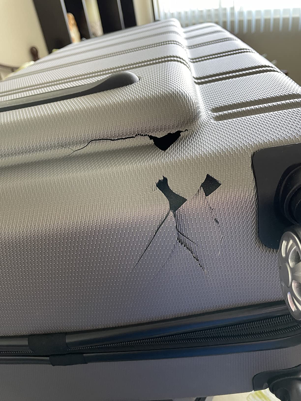 Rockland Melbourne Hardside Expandable Spinner Wheel Luggage, Checked Large 28