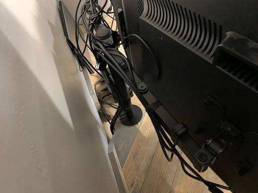 WALI Adjustable Triple Monitor Mount for 13-27 inch Screens, 22 lbs per Arm customer photo 1
