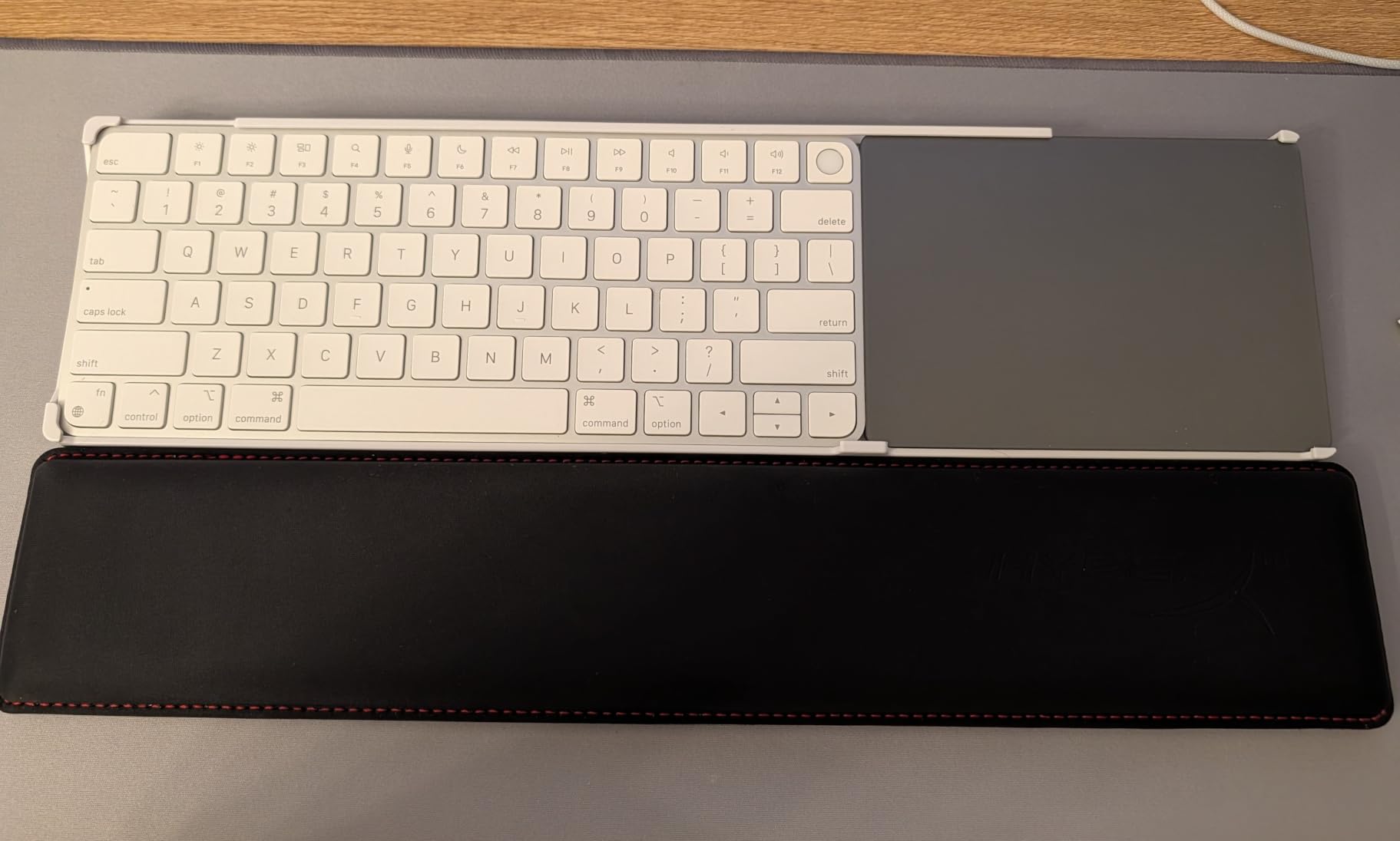 HyperX Wrist Rest - Full Sized - Cooling Gel - Memory Foam - Anti-Slip - Ergonomic - Keyboard Accessory, Black customer photo 2