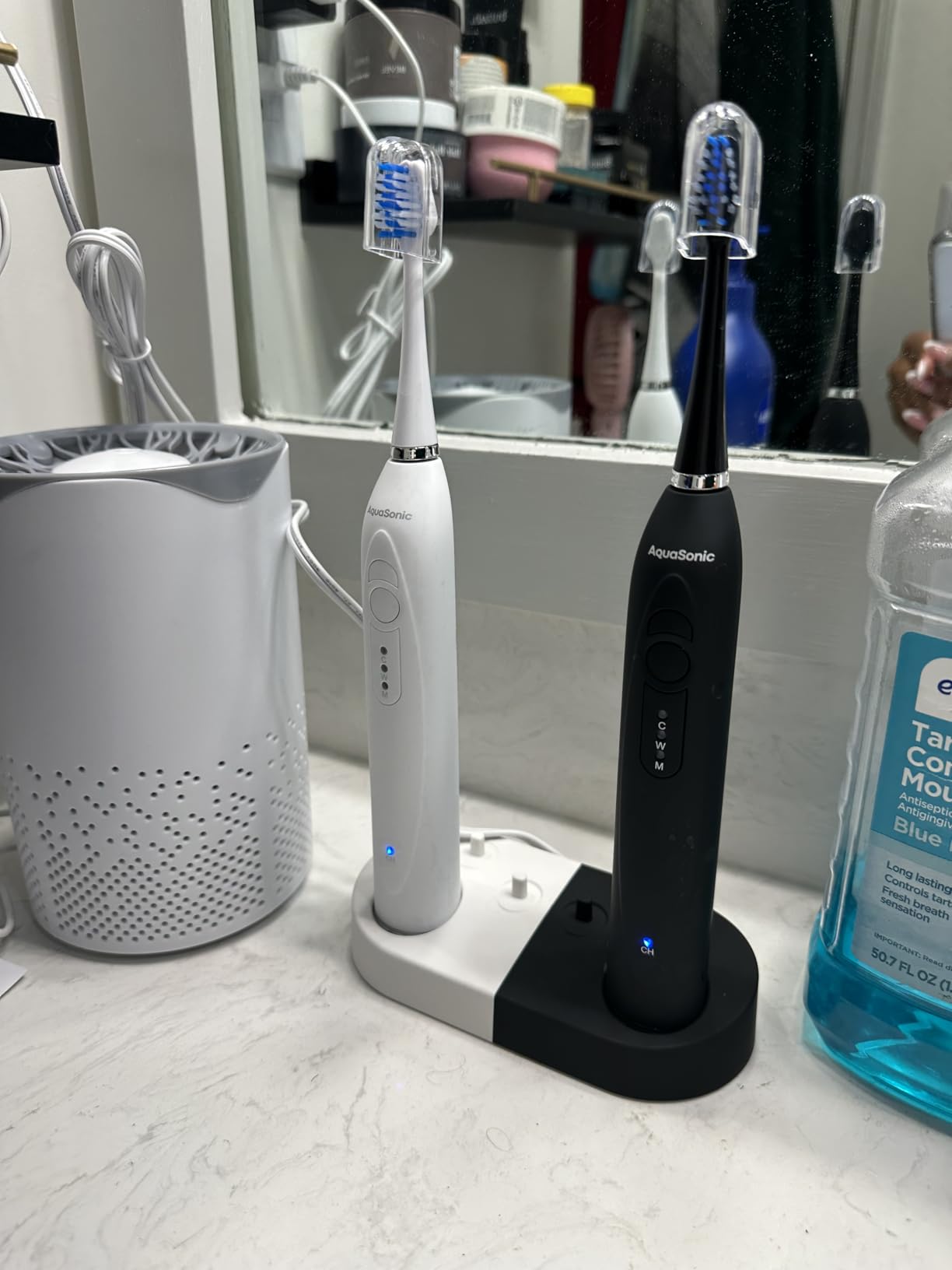 Aquasonic Duo - Dual Handle Ultra Whitening 40,000 VPM Wireless Charging Electric ToothBrushes - 3 Modes with Smart Timers - 10 Dupont Brush Heads & 2 Travel Cases Included customer photo 2