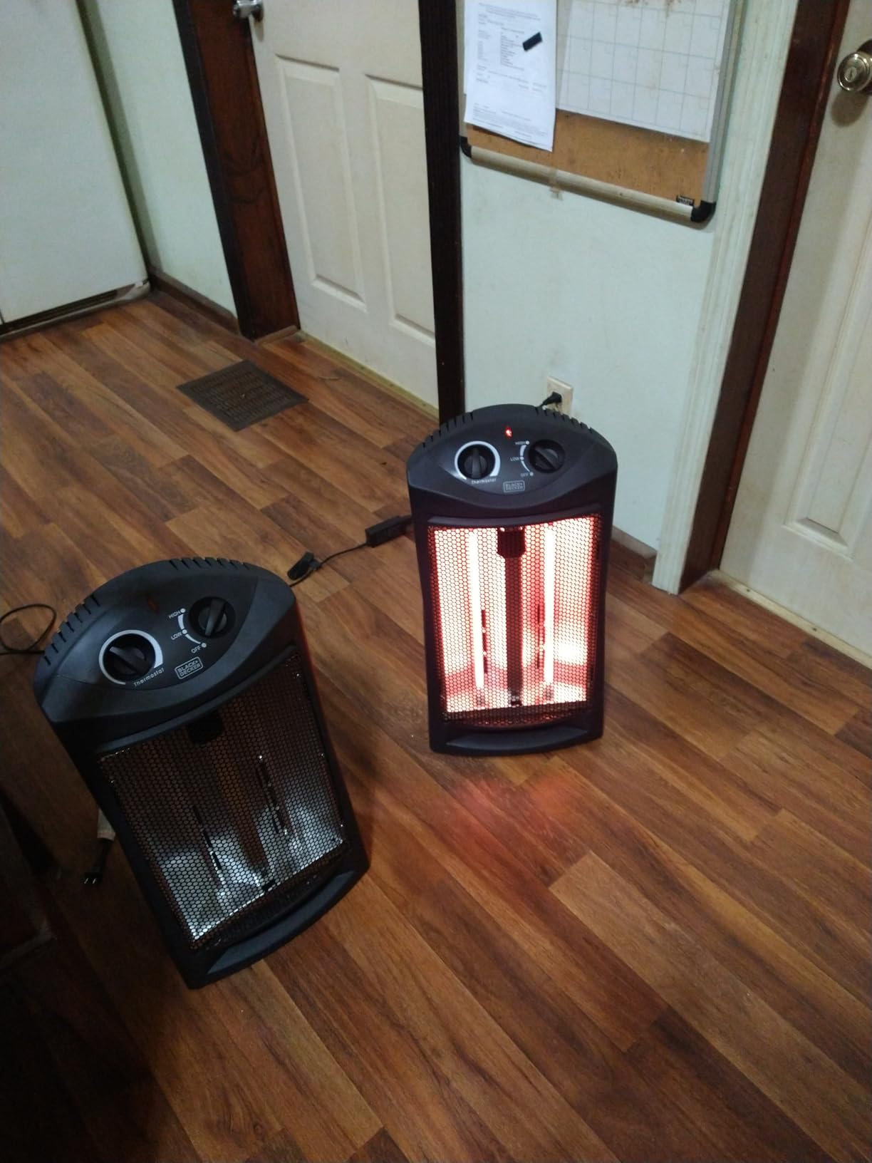 BLACK+DECKER Infrared Radiant Quartz Tower Heater, BHTI06, Black customer photo 1