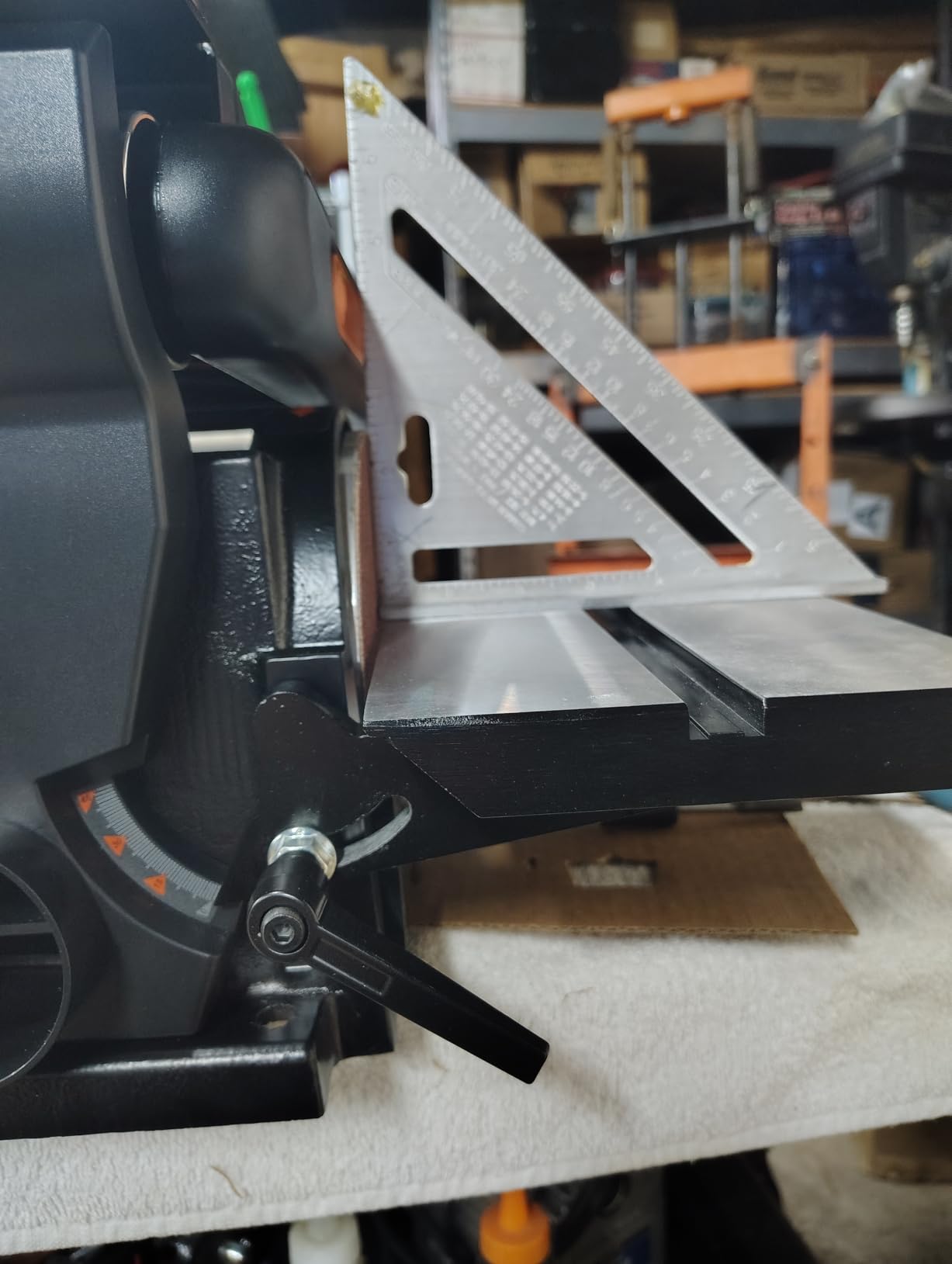 WEN Benchtop Belt and Disc Sander with 4 x 36 in. Belt, 6 in. Disc and Cast Iron Base (6502T) customer photo 2